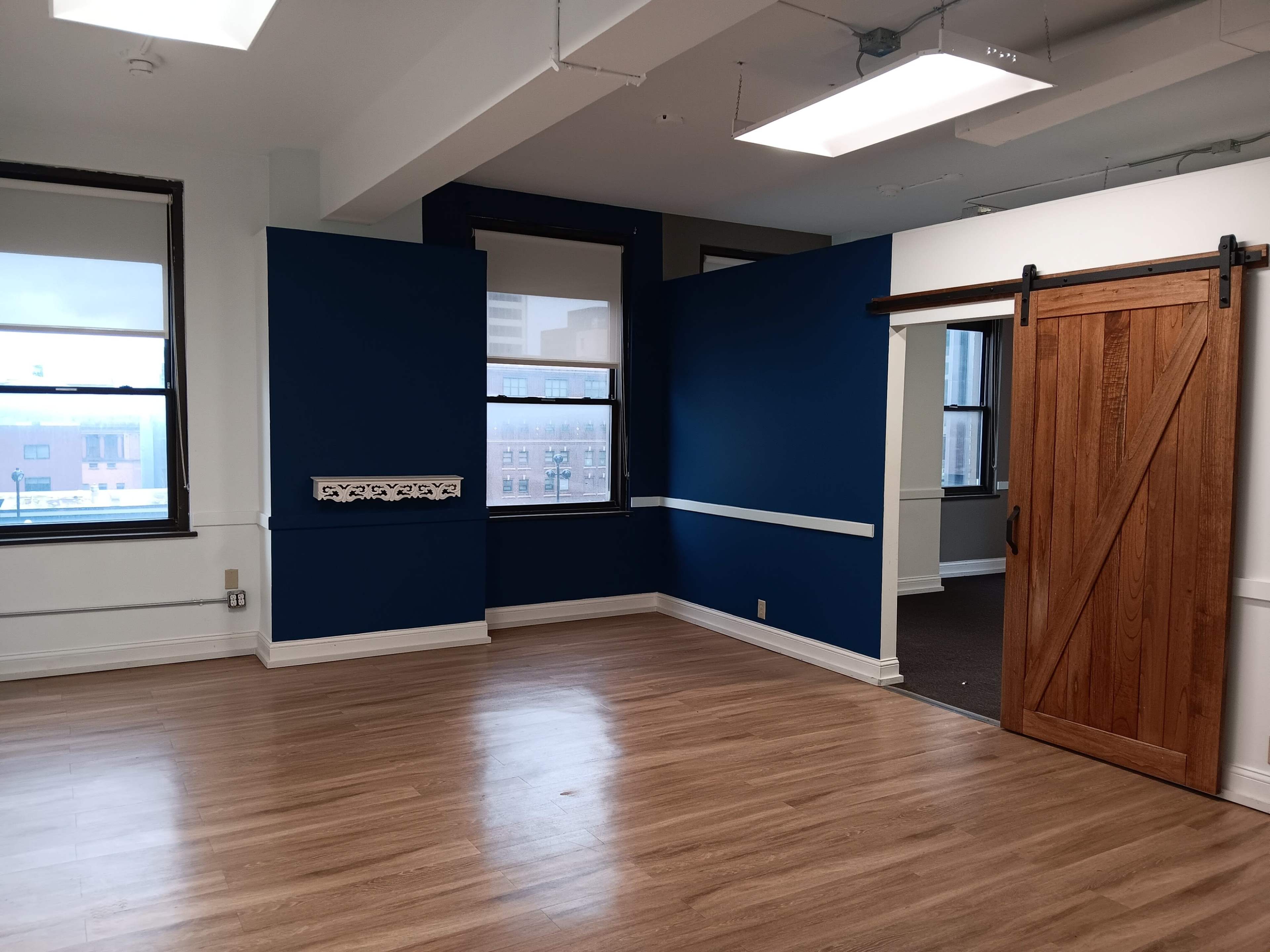 Model Studio with Skyline View Image in Downtown, Columbus, OH