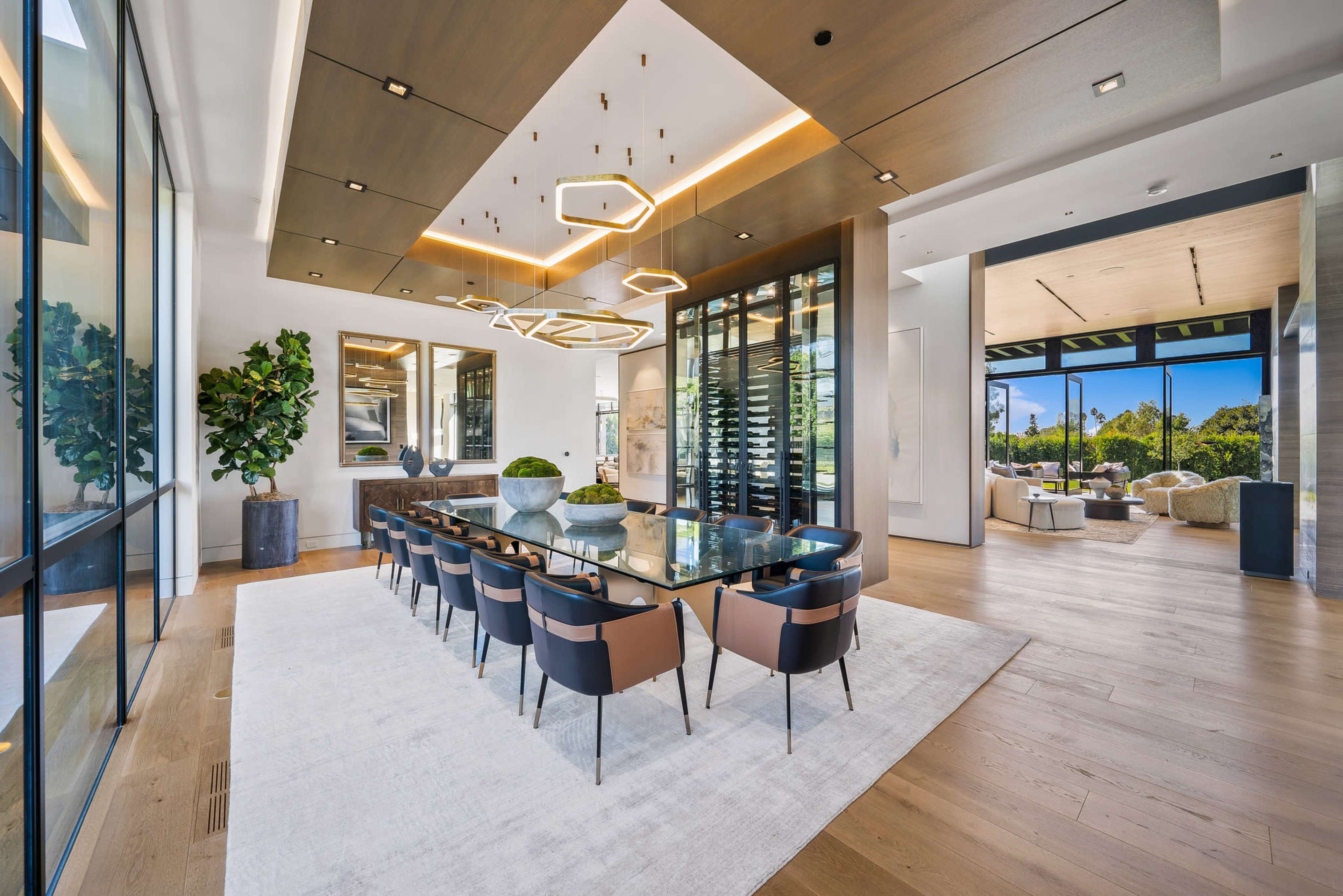 Forza Modern - Suburban High Tech Estate Image in Beverly Glen, Los Angeles, CA