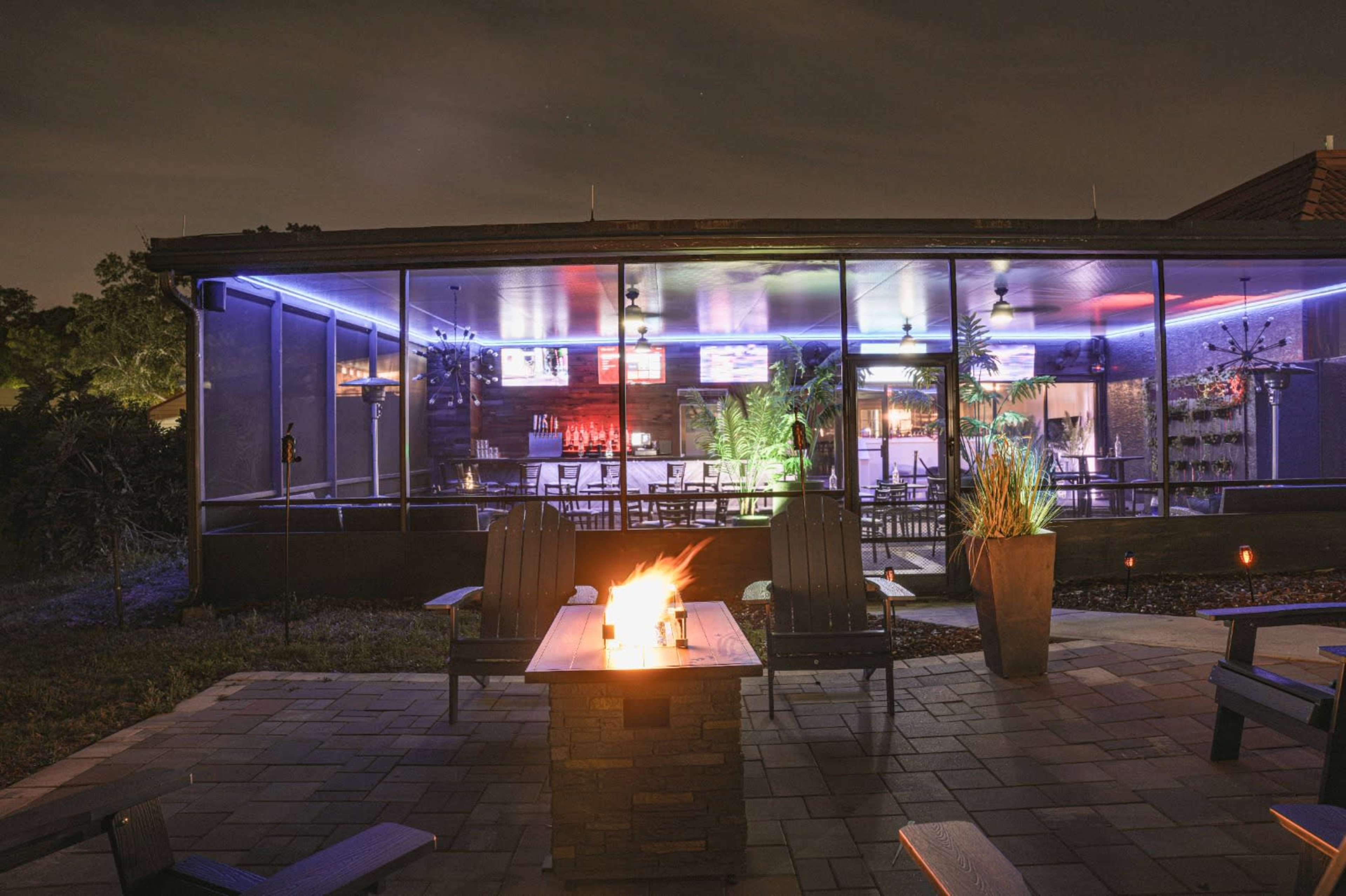Expansive Event Venue Near SeaWorld – Indoor & Outdoor Spaces for Up to 290 Guests Image in , Orlando, FL