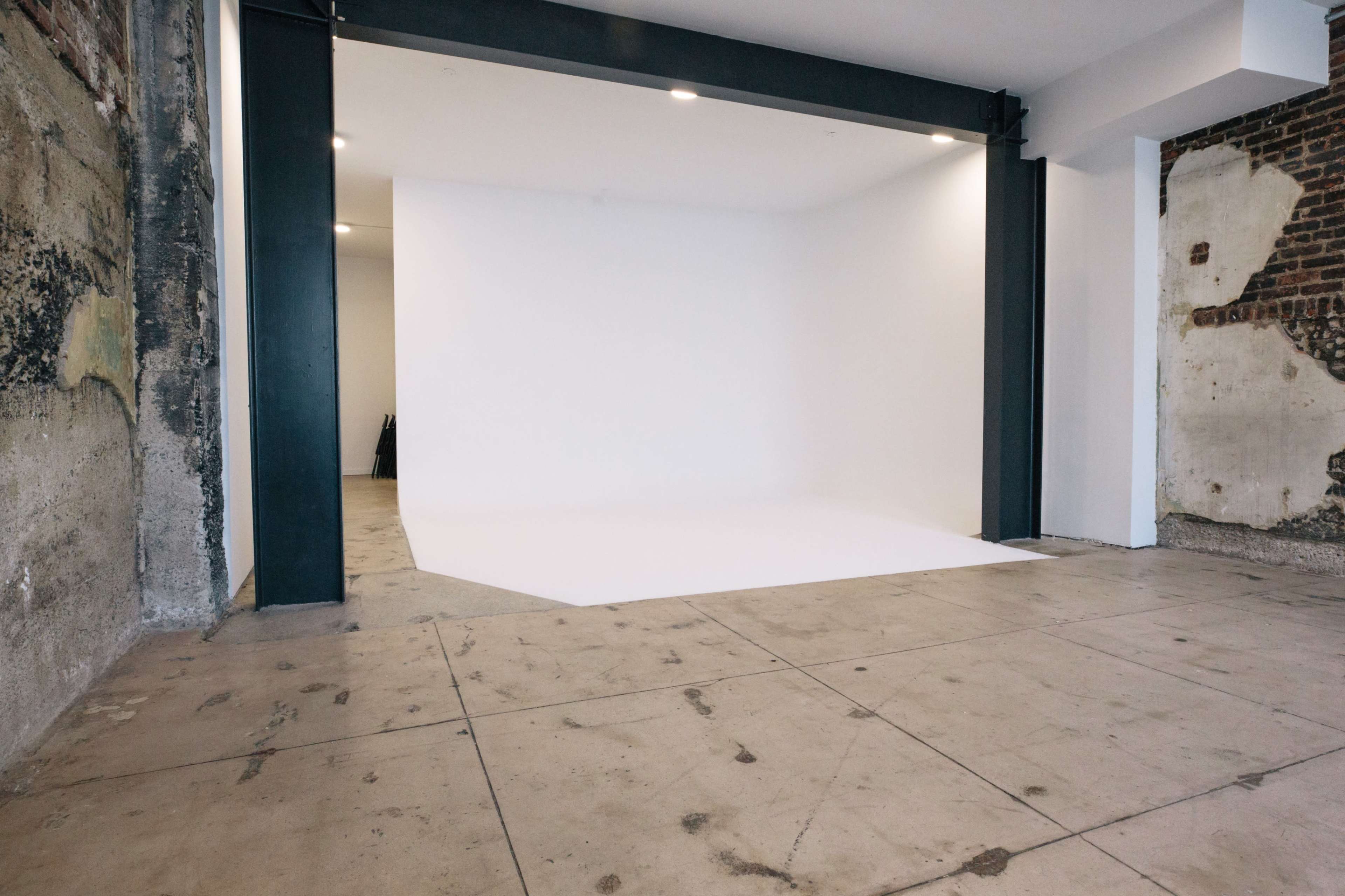White Cyc Photo & Video Studio | Easy Load-In | Echo Park / DTLA - 11’ Ceilings • Sound-Friendly • Instant Book Image in Echo Park, Los Angeles, CA