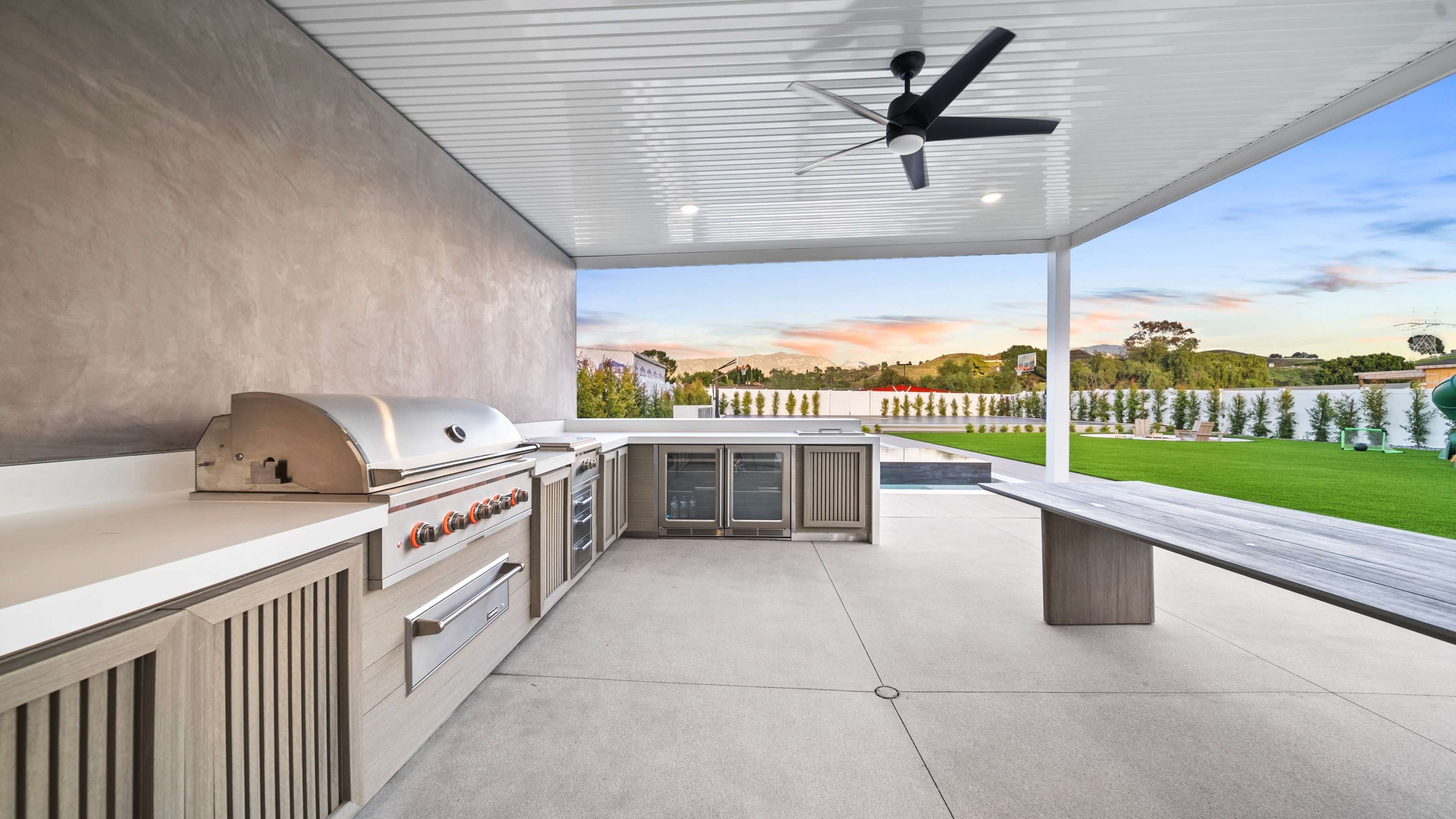 Modern Backyard Space Image in Shadow Hills, Sun Valley, CA