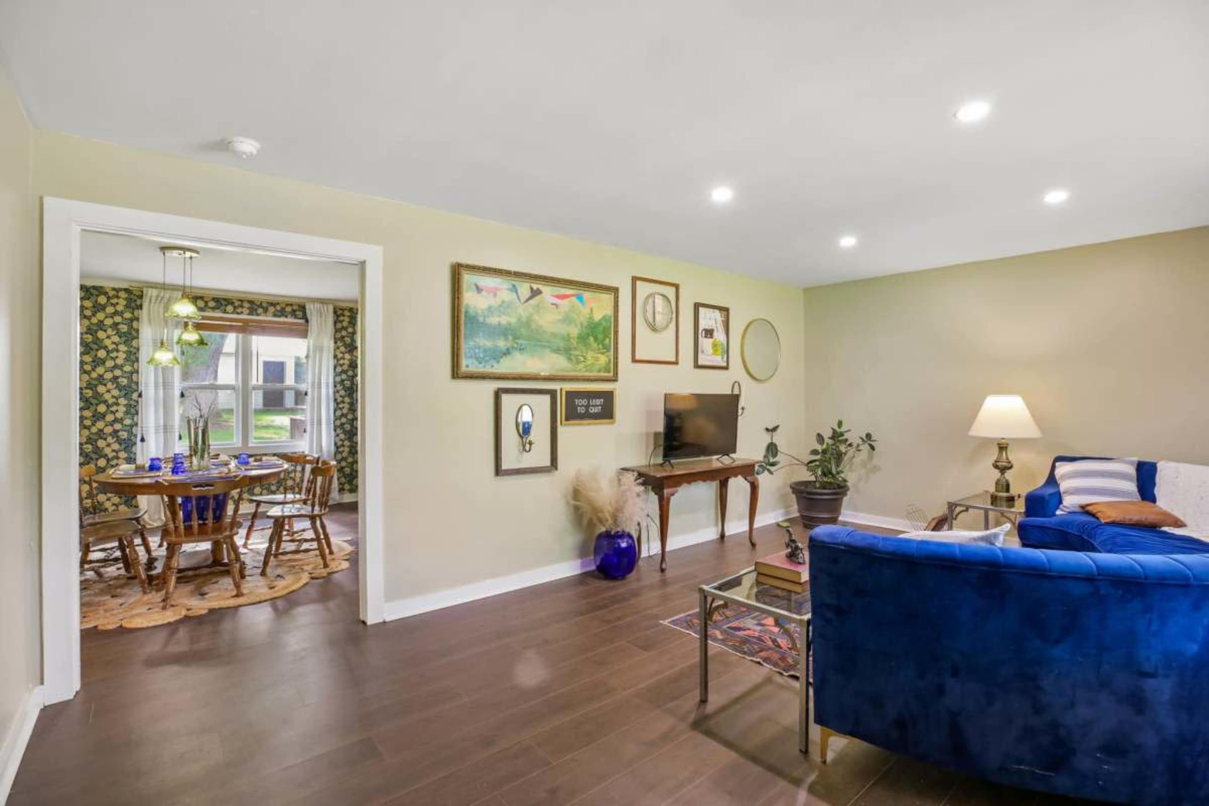 Vintage Ranch Escape — Bold '70s Interiors + Wooded Backyard, 12 Min from Nashville Image in Millersville, goodlettsville, TN