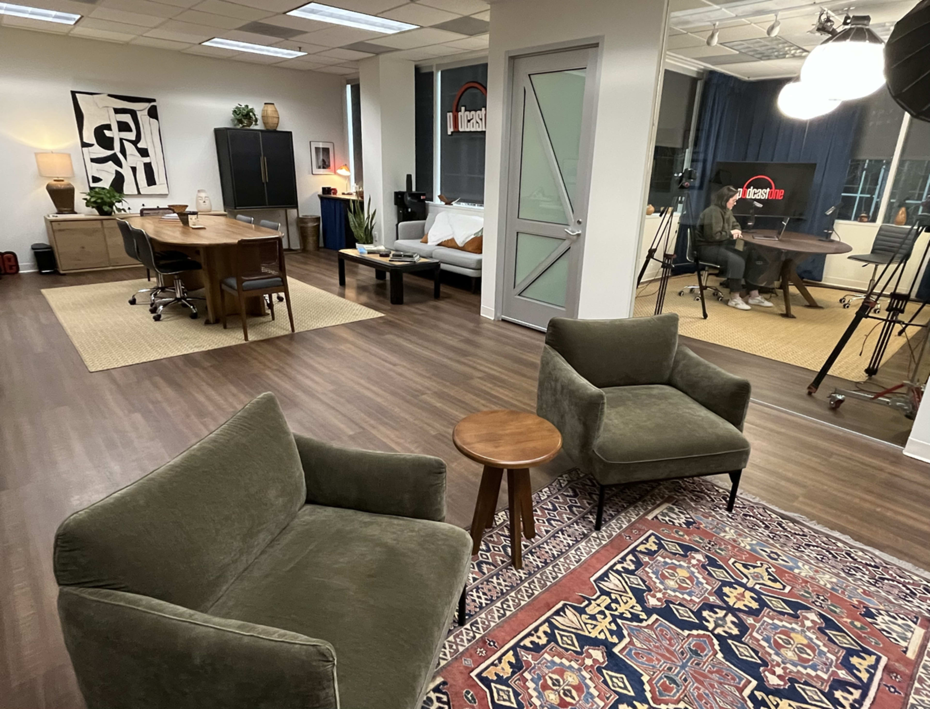 Fully Equipped/Staffed Beverly Hills Podcast Studio Image in Beverly Hills, Beverly Hills, CA