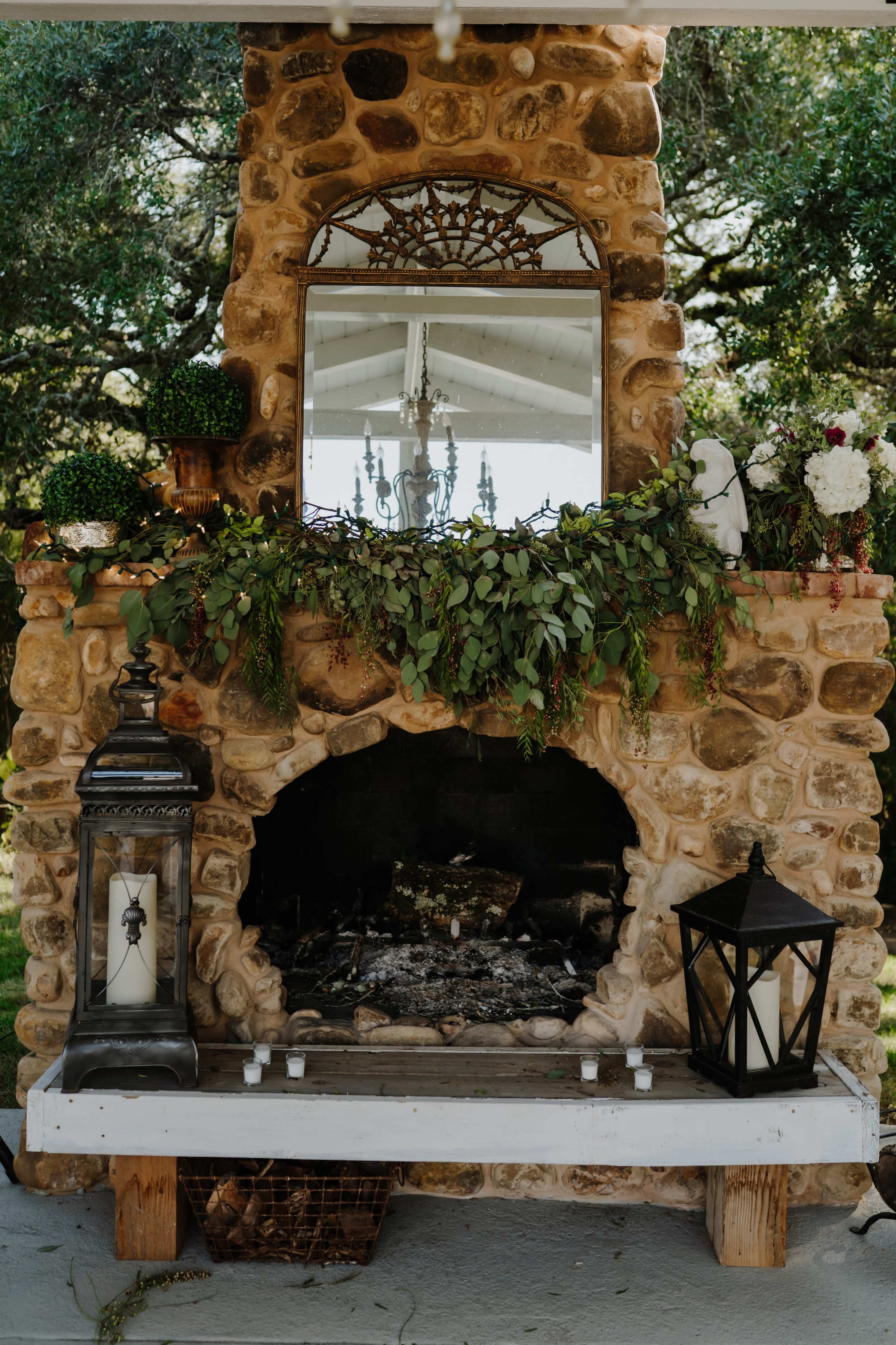 Split Oak Estate- Large live Oaks with several areas for photography Image in , Cat Spring, TX