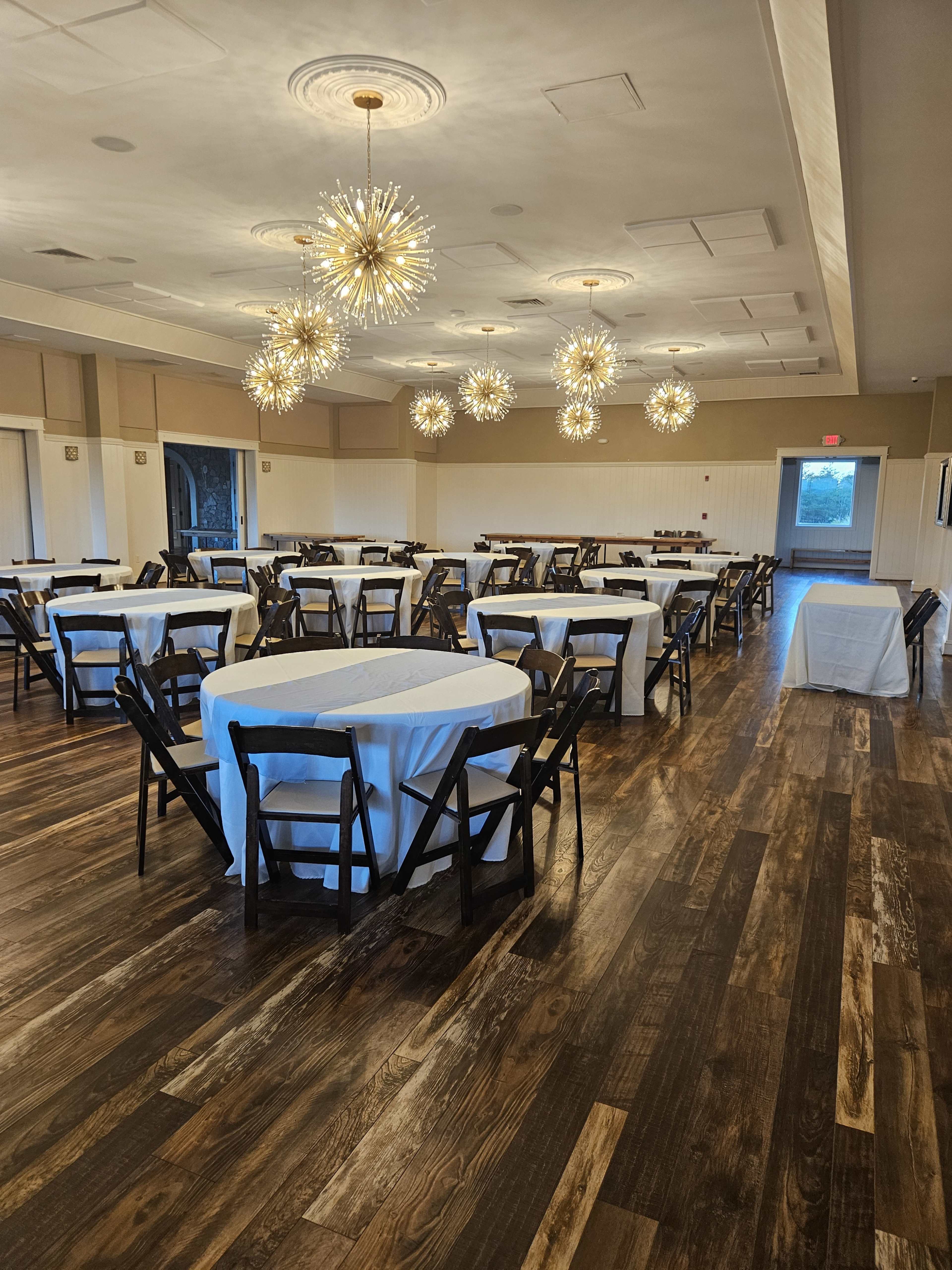 Boutique Event Venues with Lodging and a Restaurant - Event Area Image in Westfield, Westfield, NC