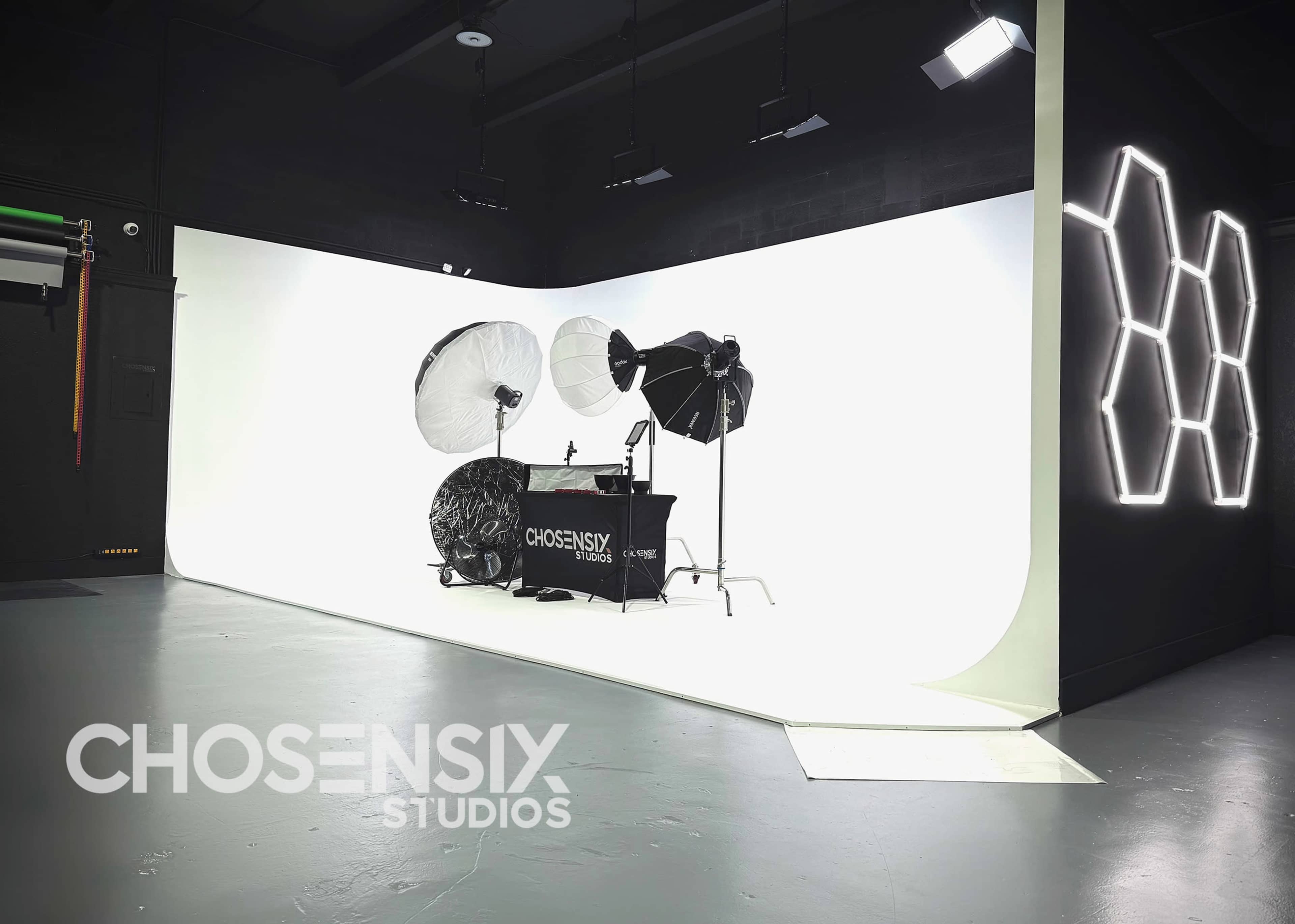 Photo & Video Studio with Cyc Wall & Seamless Backdrops Image in Hialeah, Hialeah, FL