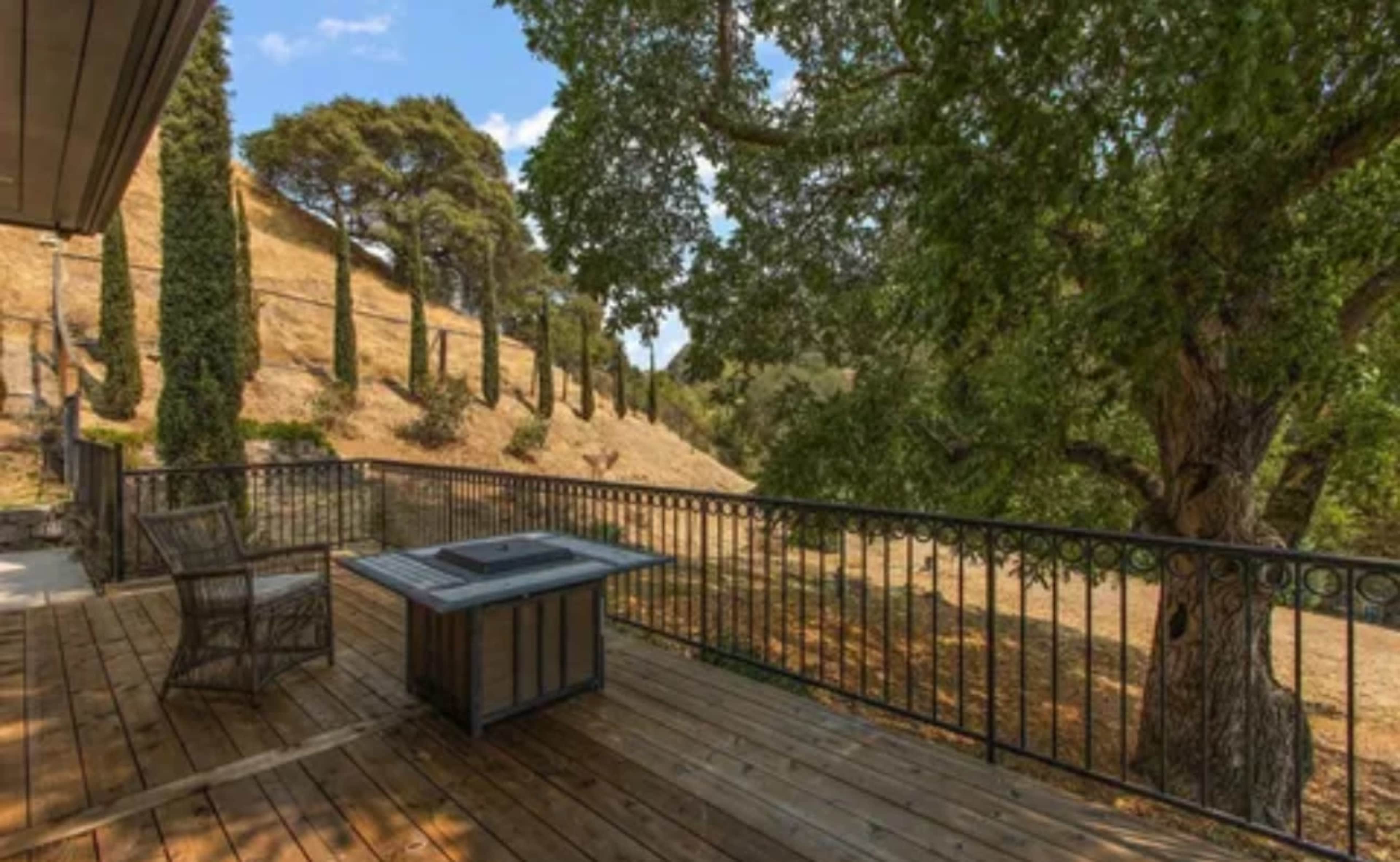 Rustic and Chic Outdoor and Indoor Space Image in , Martinez, CA