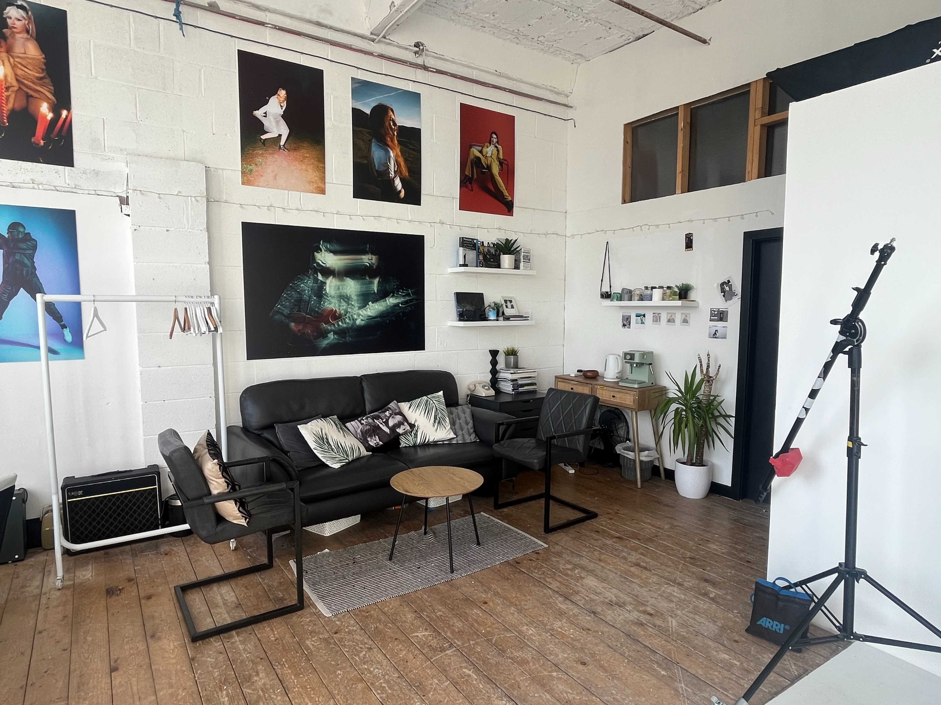 Radiant Natural Light and Flash Photography Studio, for photographers by photographers. Image in Stockport, Stockport, ENG