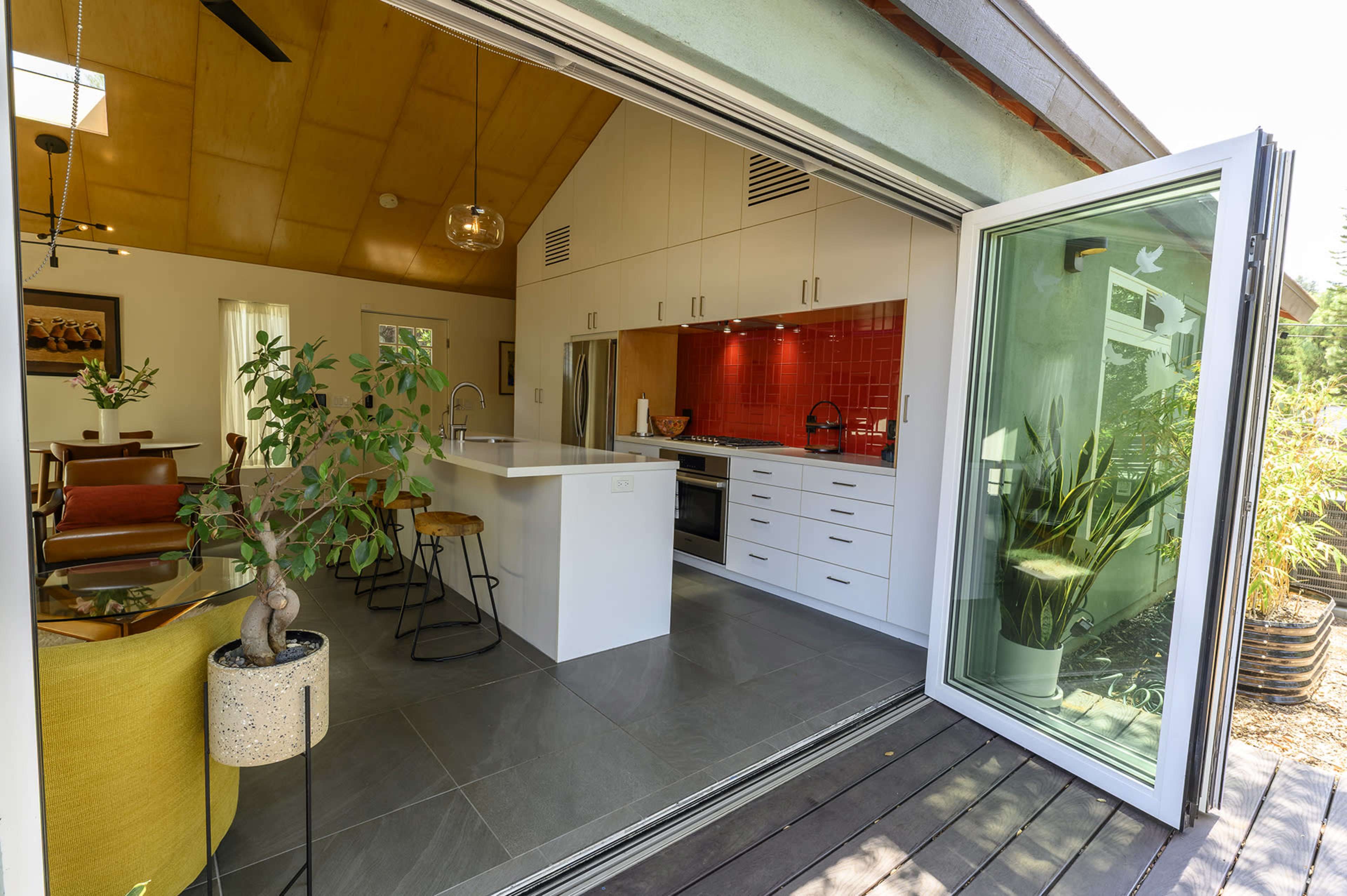 Small Home in the Shade of an Oak Tree Image in Casa de Oro-Mount Helix, LA MESA, CA
