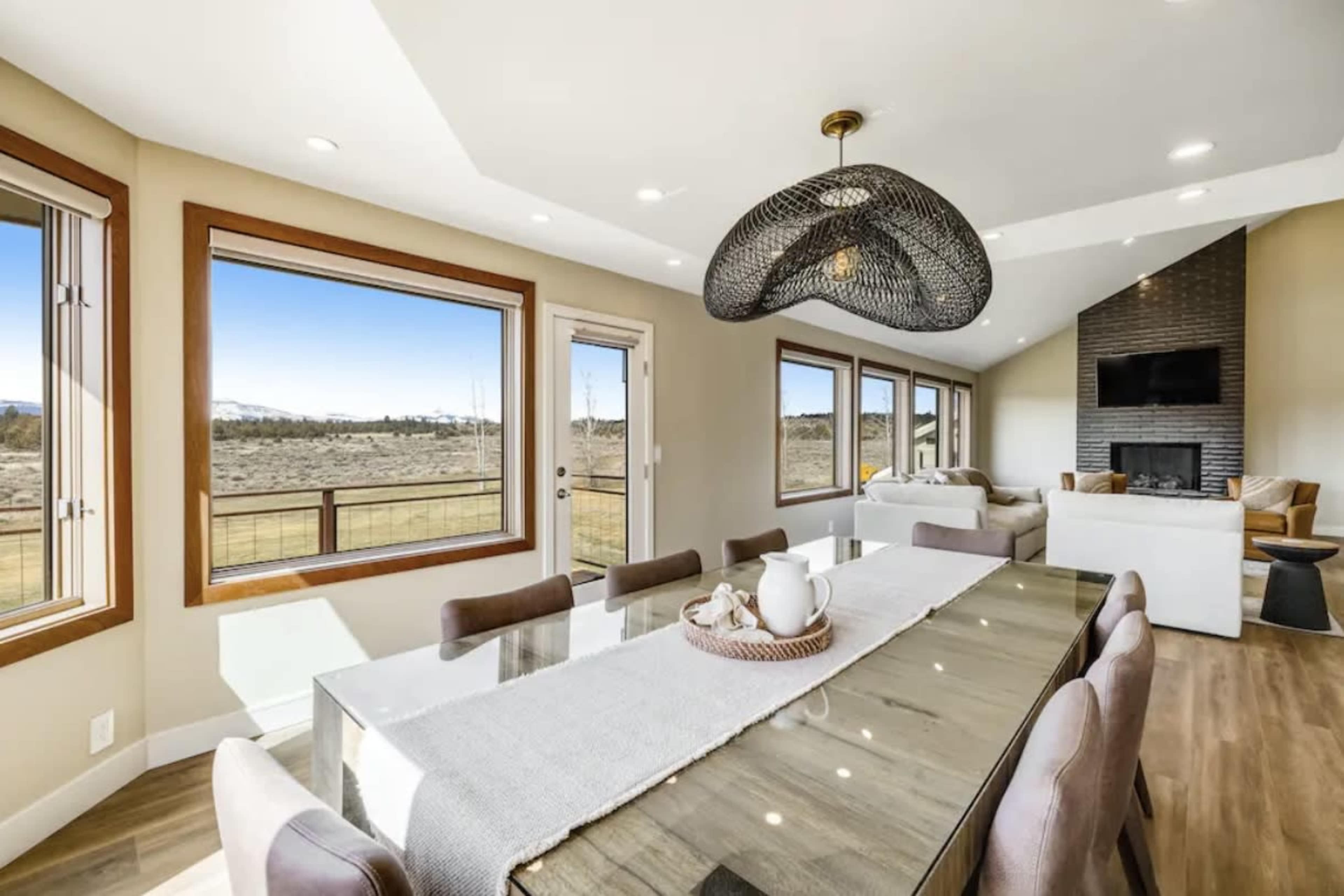 Luxurious modern ranch house Image in , Sisters, OR