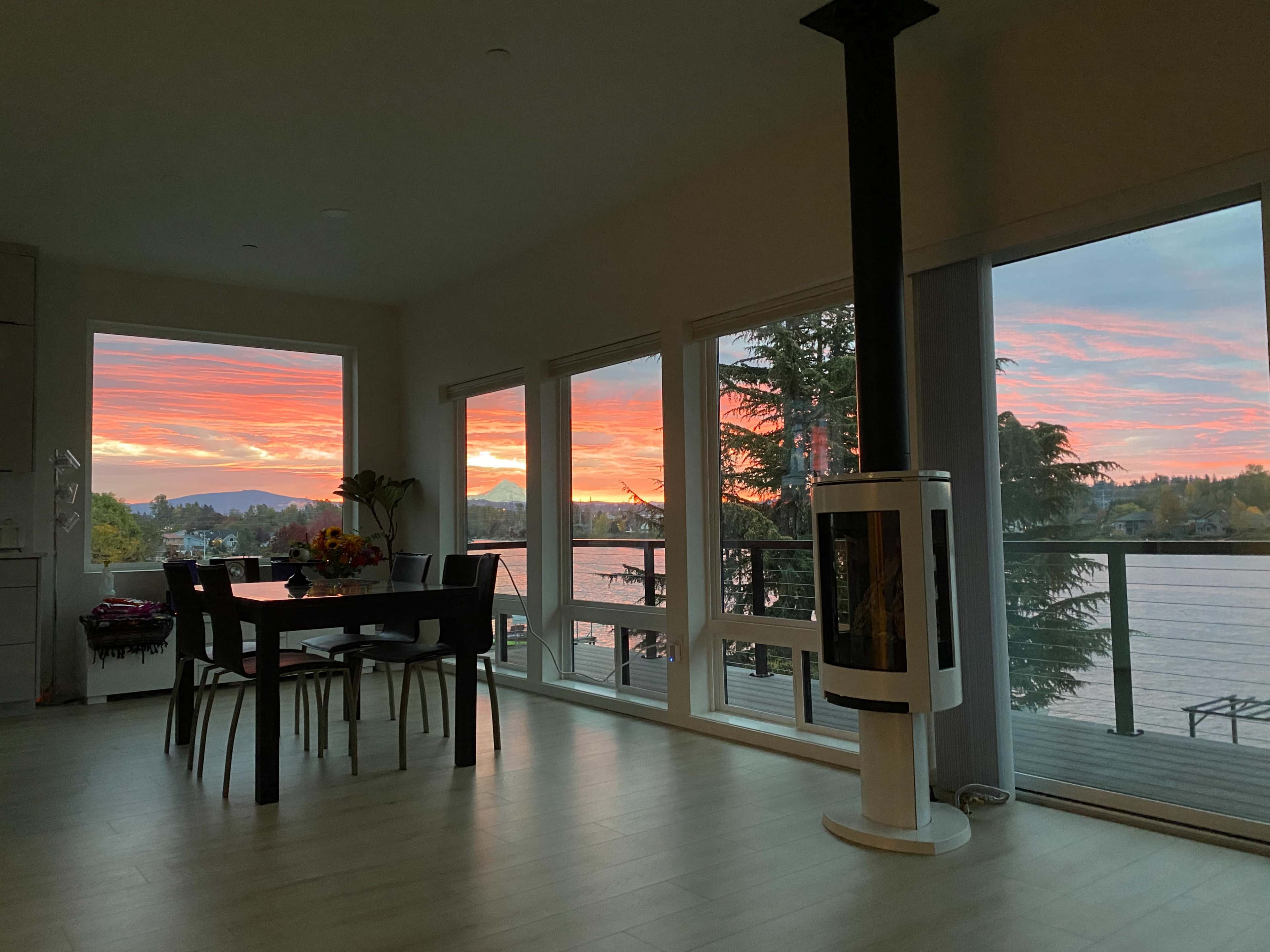 Ultra-modern lakeside home with lake and mountain views. Image in , Fairview, OR