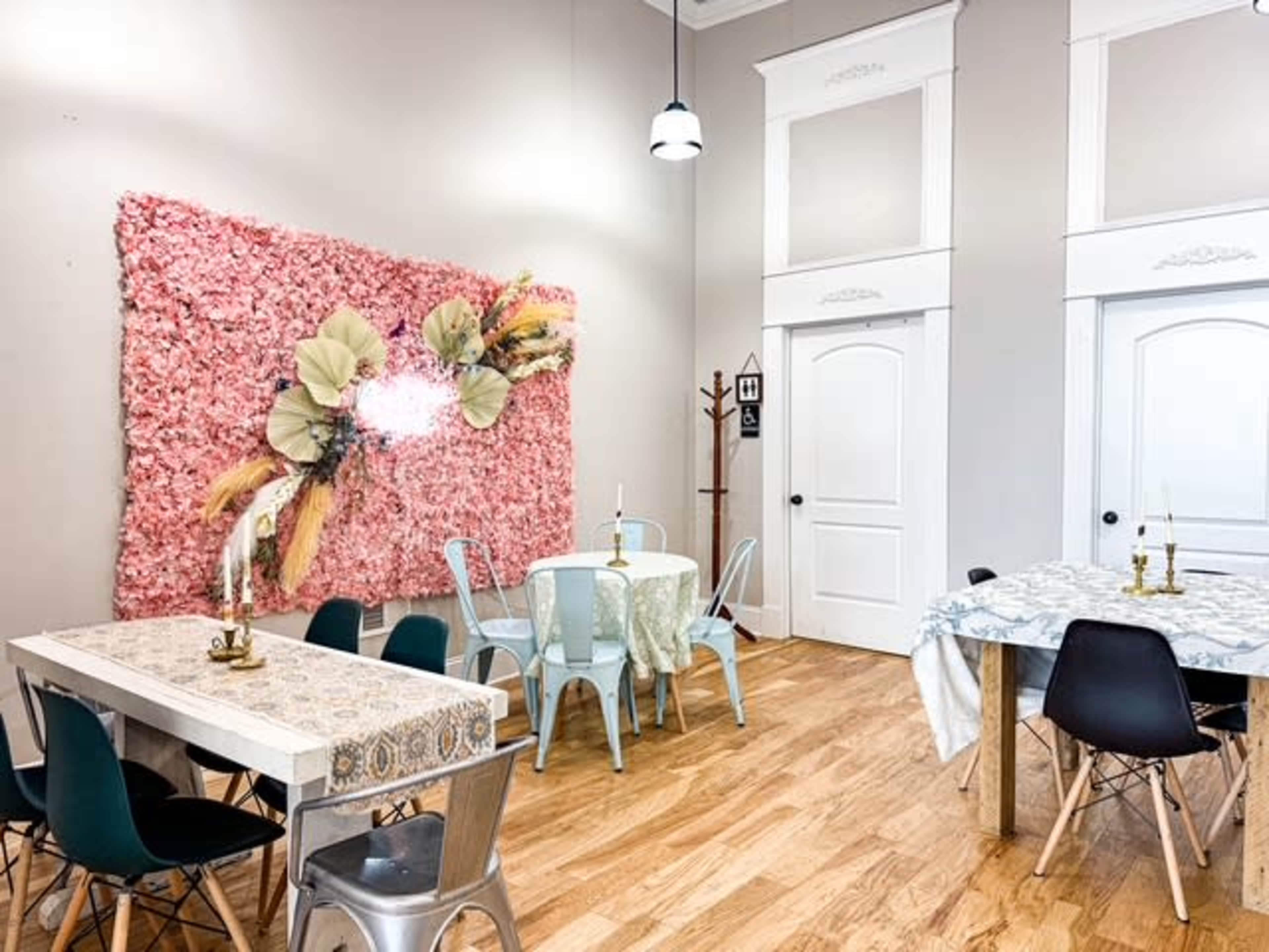 Pre Styled Event Lounge Downtown Excelsior Springs Image in Fishing River Township, Excelsior Springs, MO