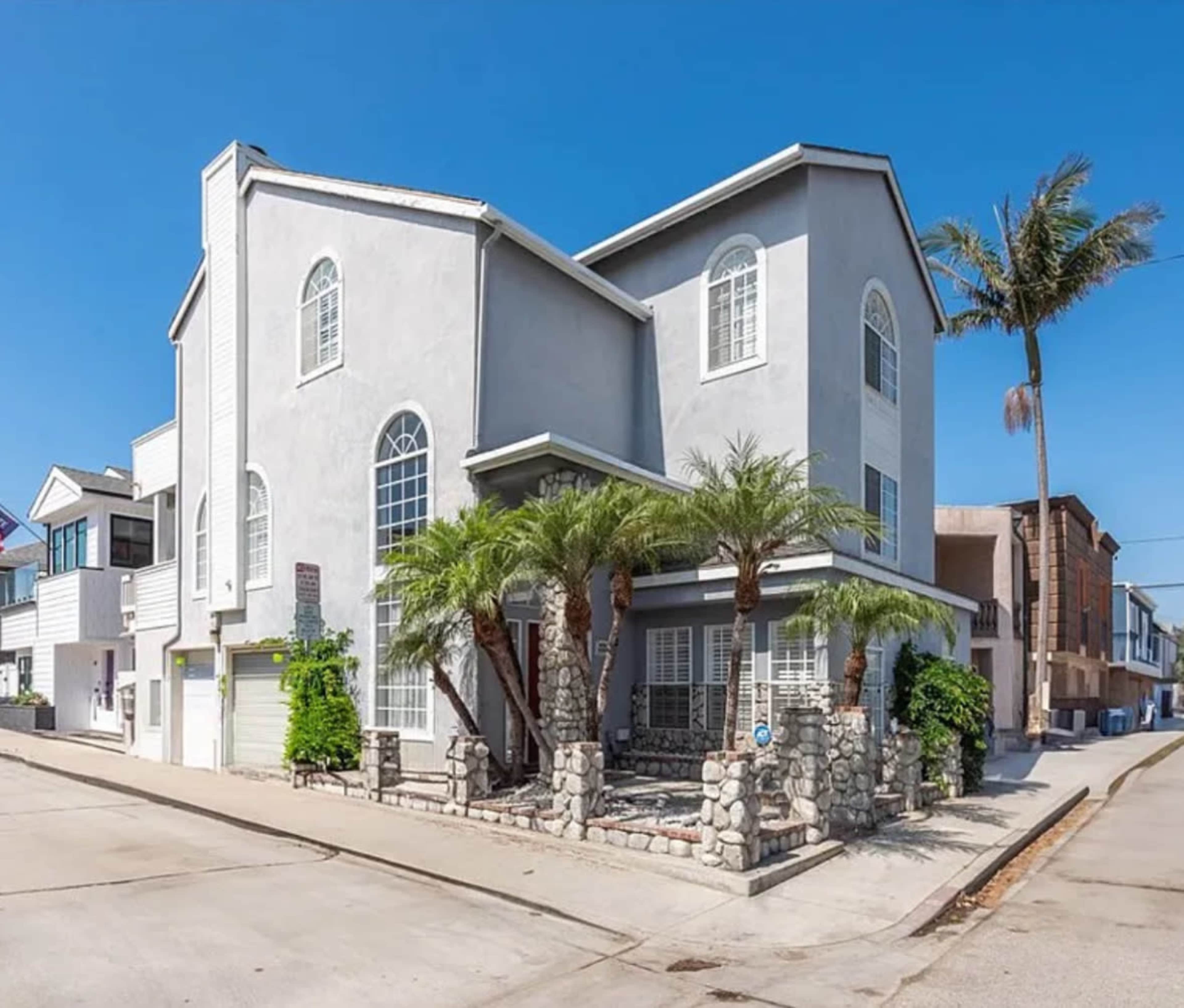 Peninsula Parsdise Image in Peninsula, Long Beach, CA