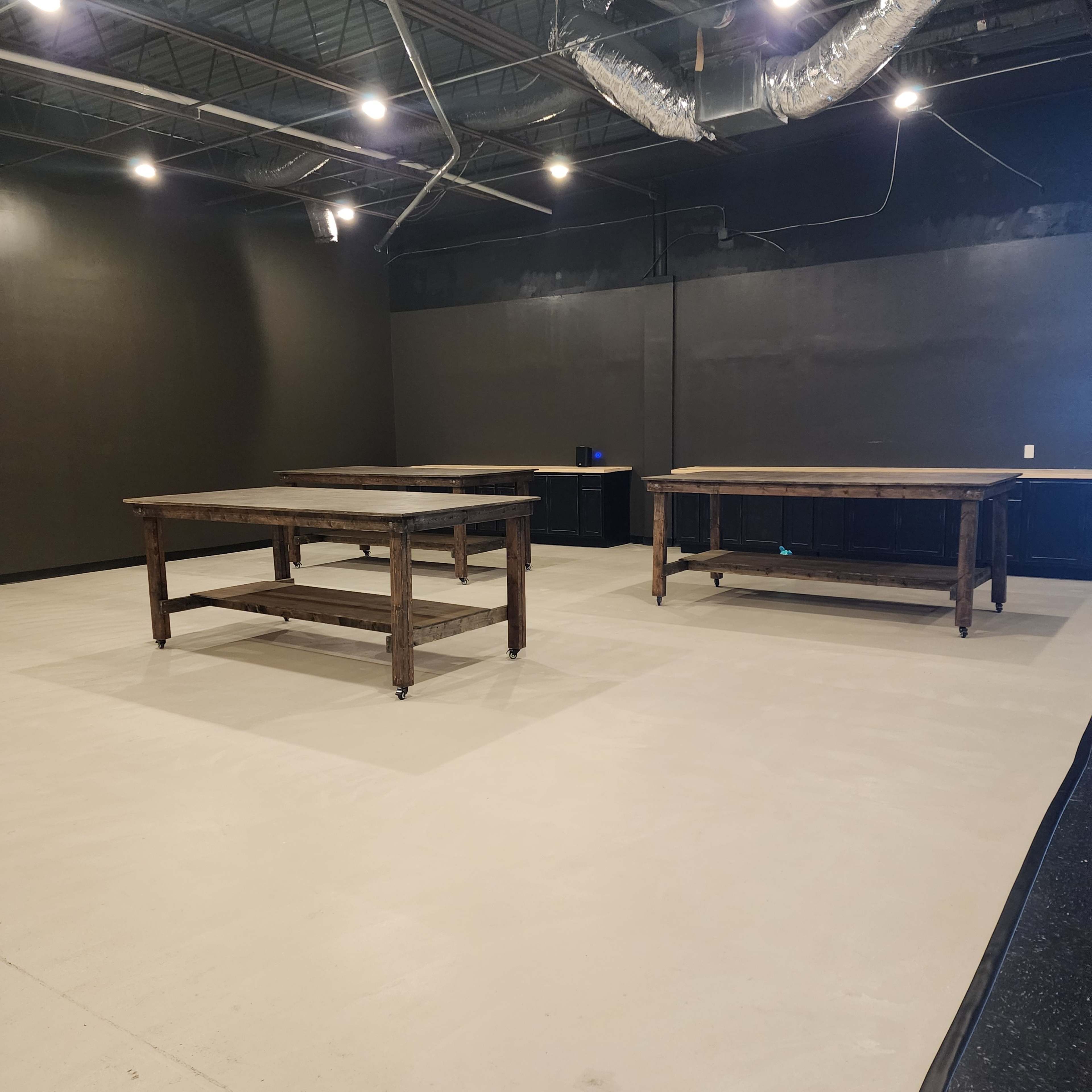 Conveniently Located Spacious Studio Event Venue Image in King, King, NC