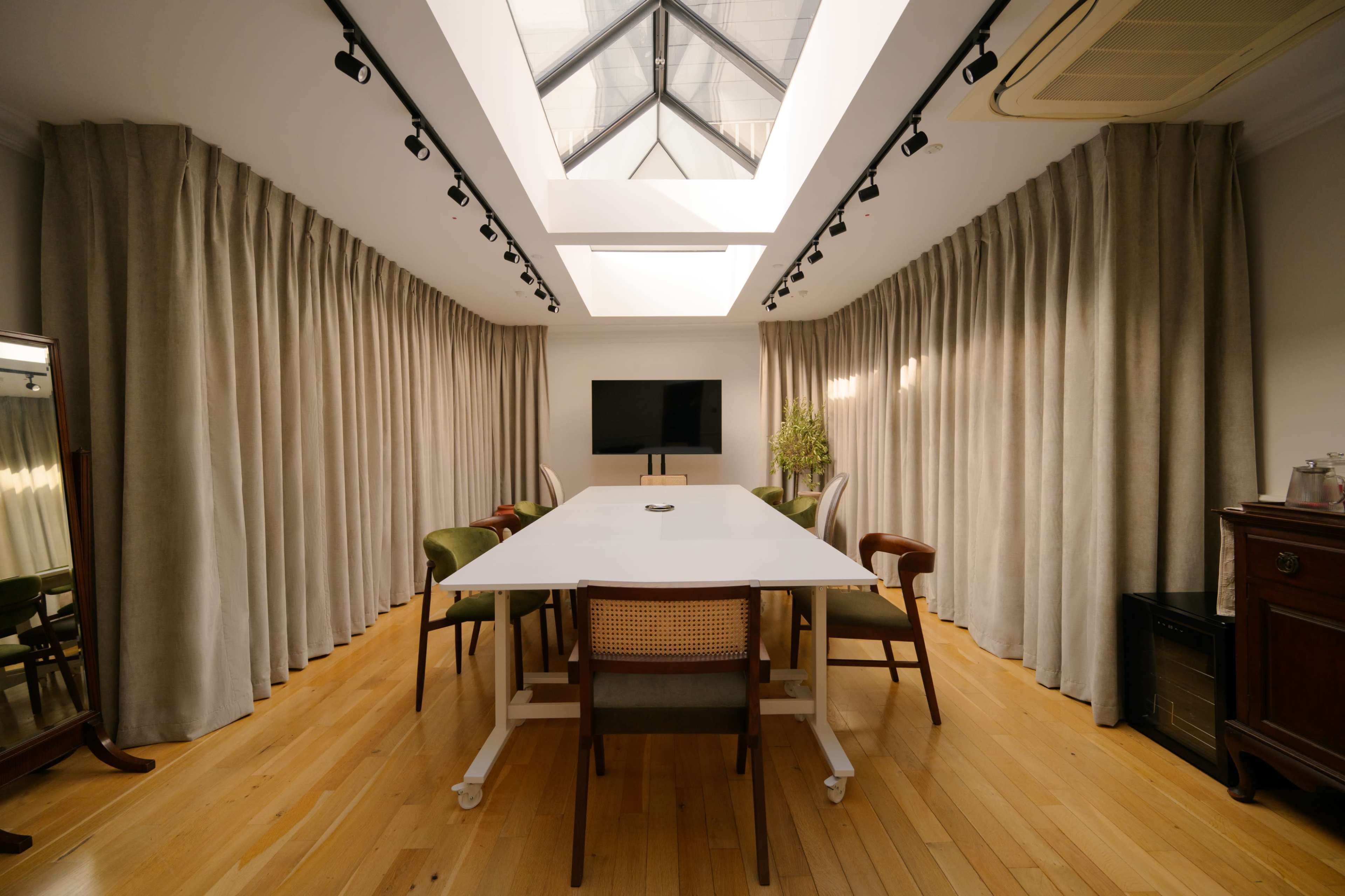 Historic Bloomsbury Creative Meeting Spaces and Studios Image in Holborn, London, ENG