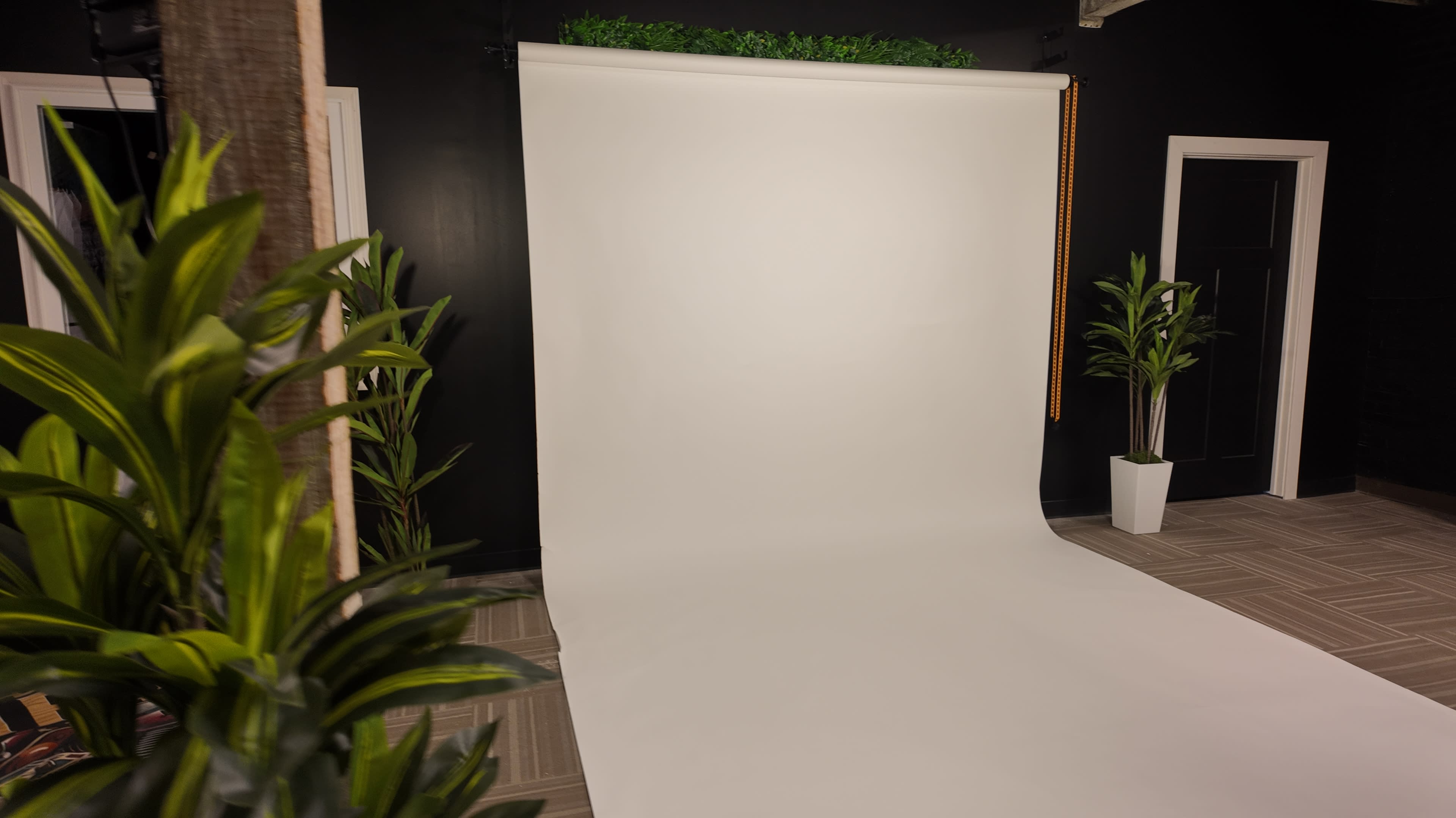 Creators Lounge Photography Studio Image in Franklin Park, Columbus, OH