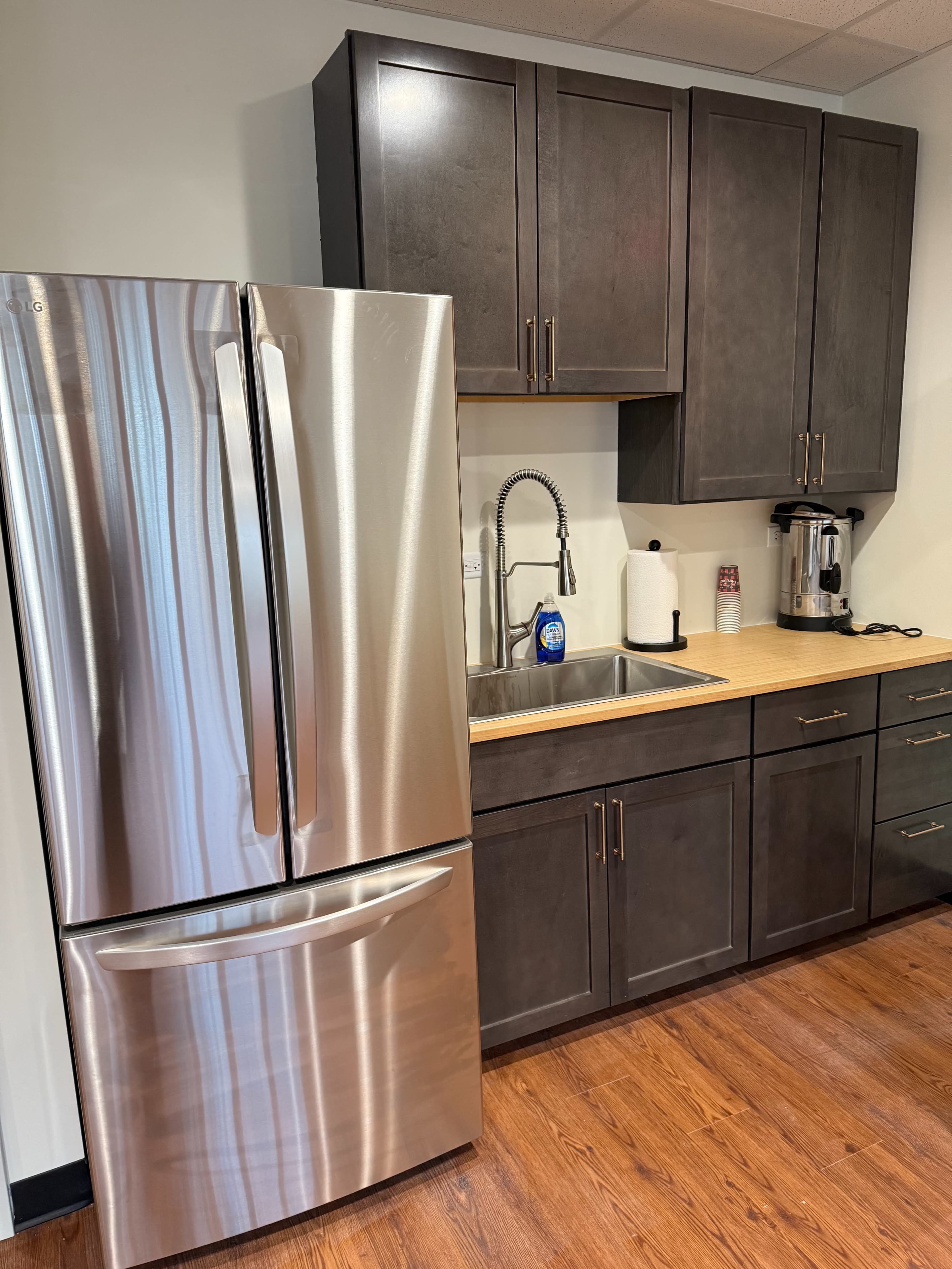 Modern Office Space with Open Floor Plan and Chic Design Image in Maine Township, Des Plaines, IL