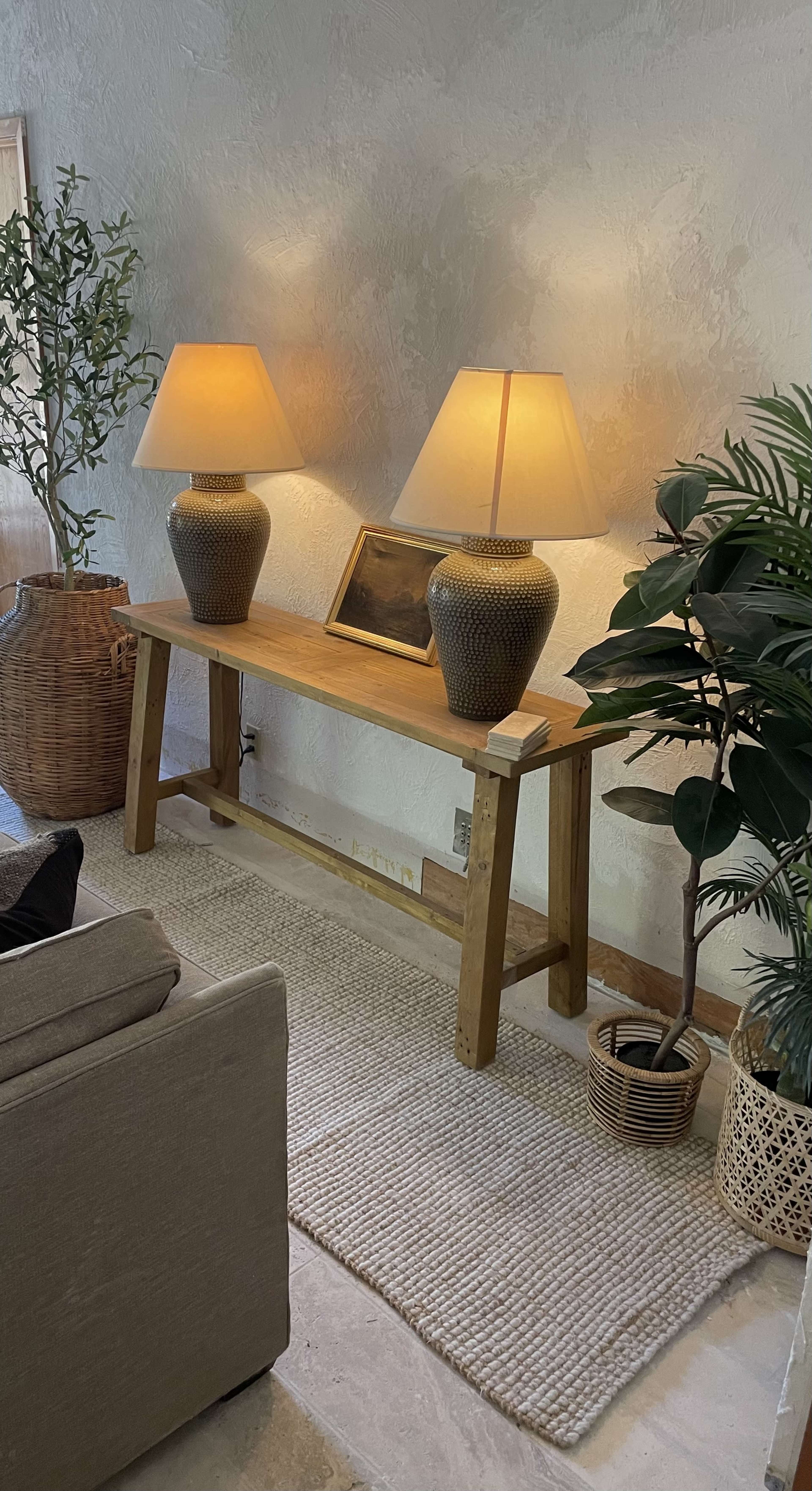 Rustic and Elegant Organic Design Mid-Century Modern home Image in Bailey Oaks, Austin, TX