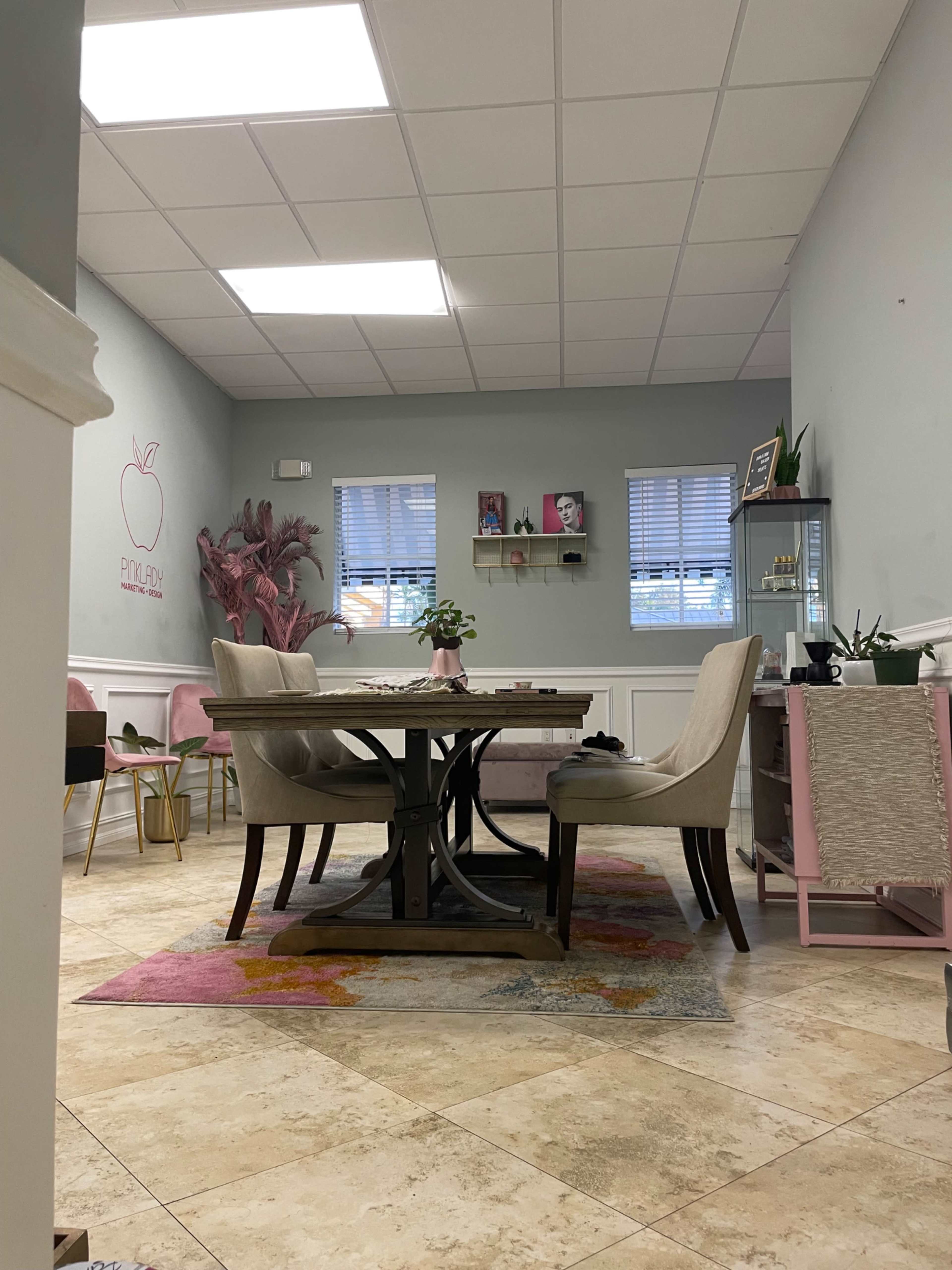 Unique Creative Studio for Workshops, Meetings or Professional Work. Image in Deerfield Beach, Deerfield Beach, FL