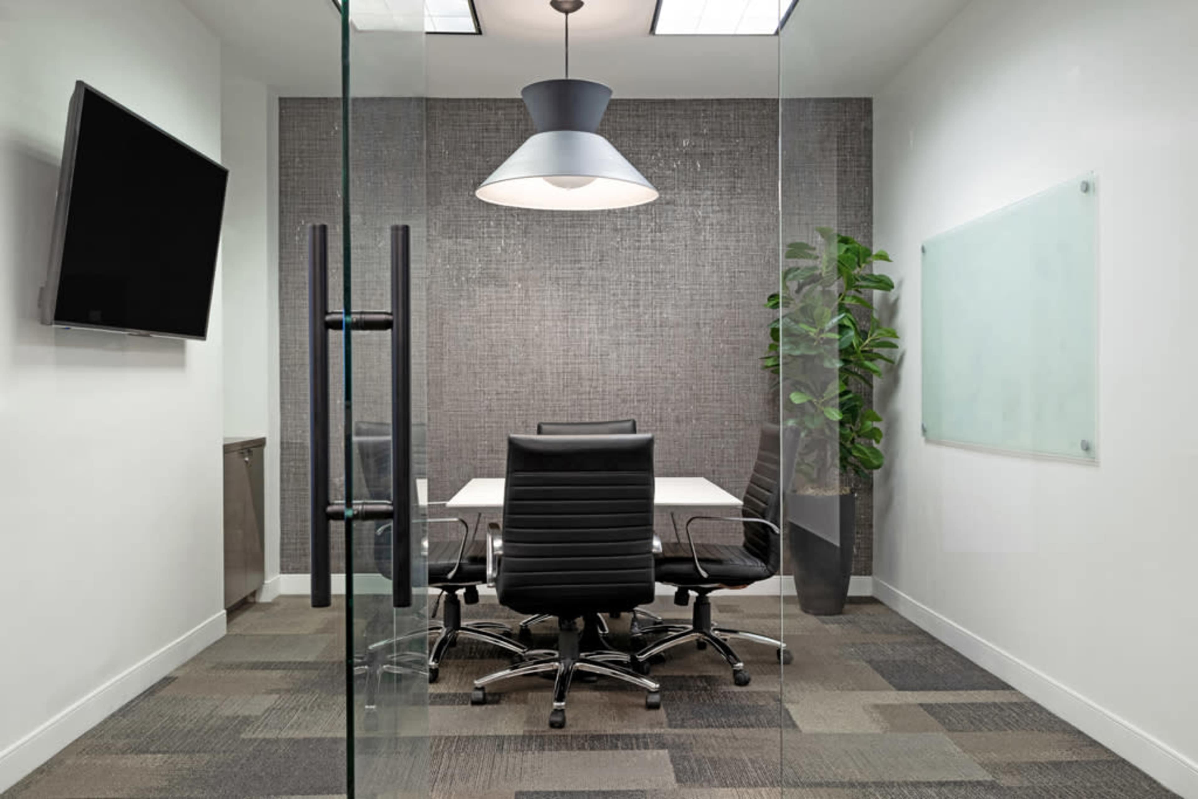 4-Person, Newly Remodeled Meeting Room Image in Oak View, Huntington Beach, CA