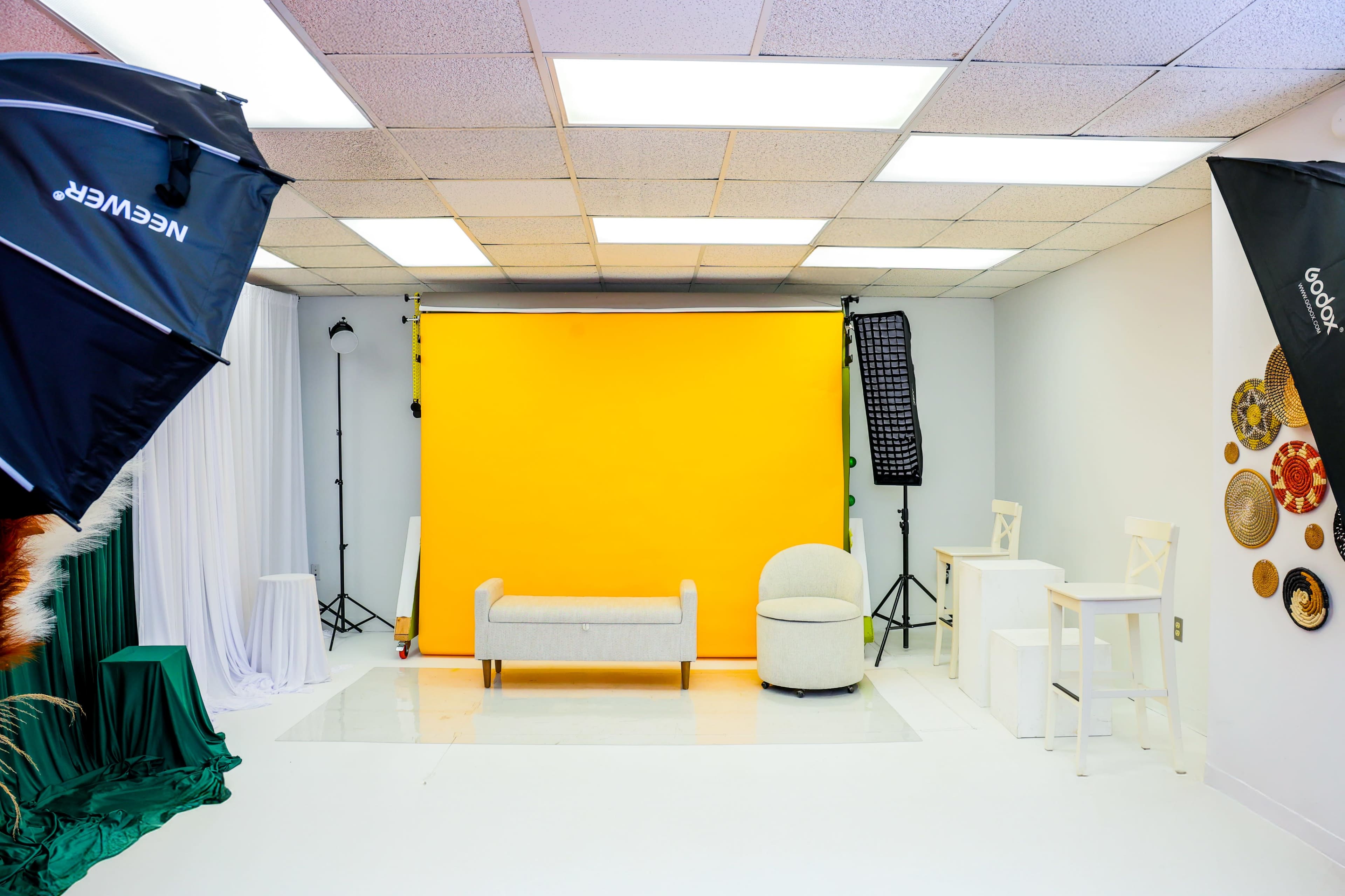 Photo Studio Image in Annandale, Annandale, VA