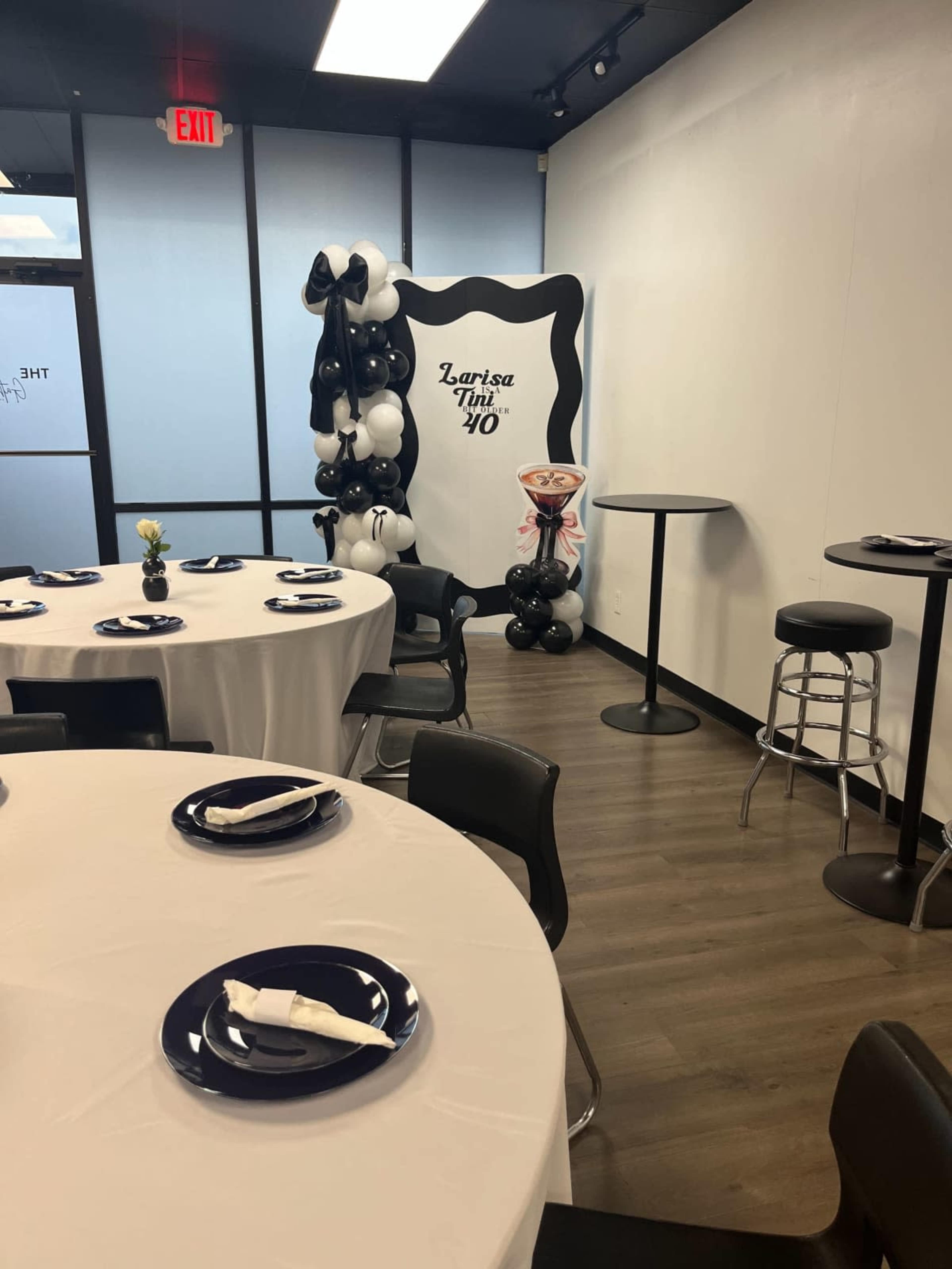 1000 Sq Ft North Side Fort Wayne Event Space for Intimate gatherings, Meetings & Celebrations Image in Washington Township, Fort wayne, IN