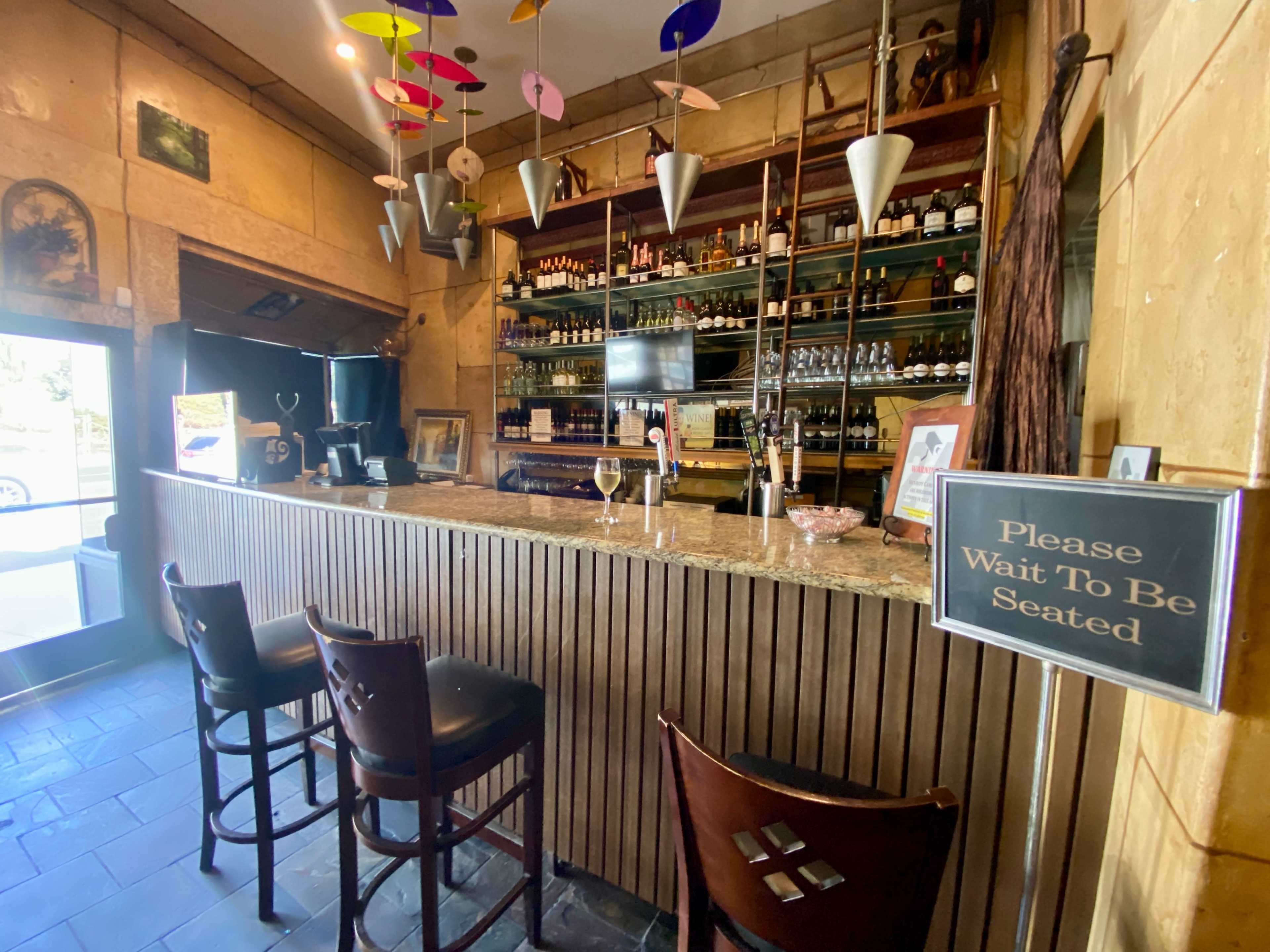 Beautiful Italian Restaurant and Bar Image in Citrus Grove, Glendale, CA