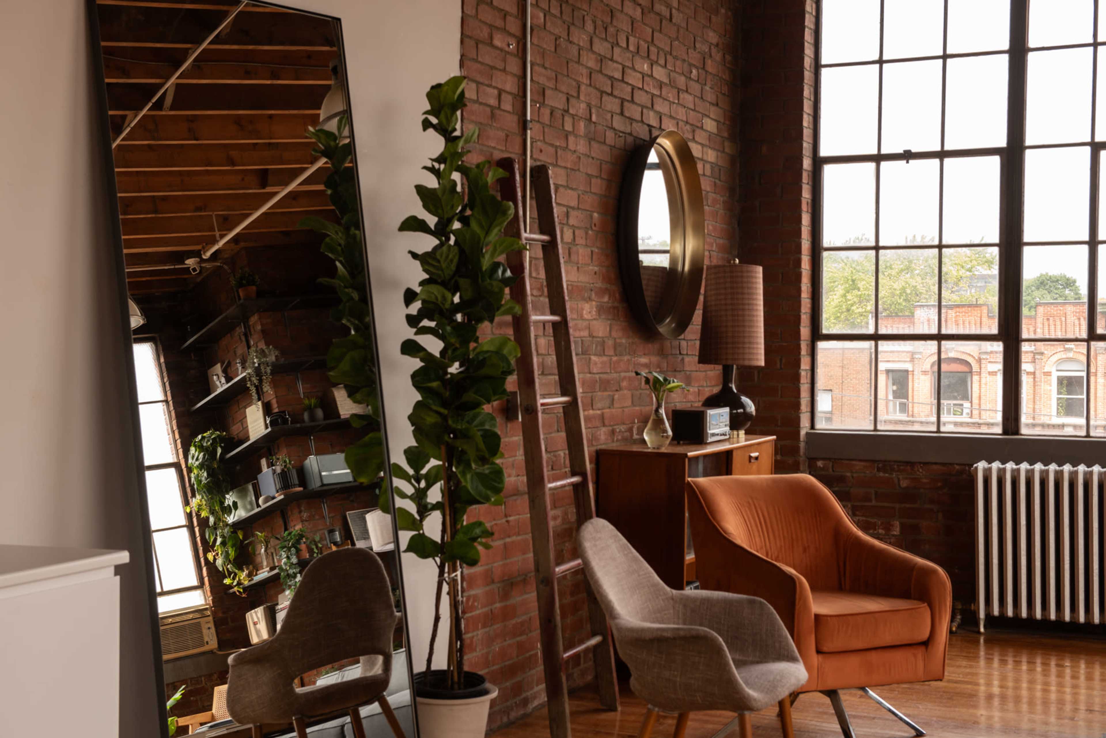 Exposed Brick Studio with Natural Light – Perfect for Filming, Photoshoots, & Content Creation Image in Niagara, Toronto, ON