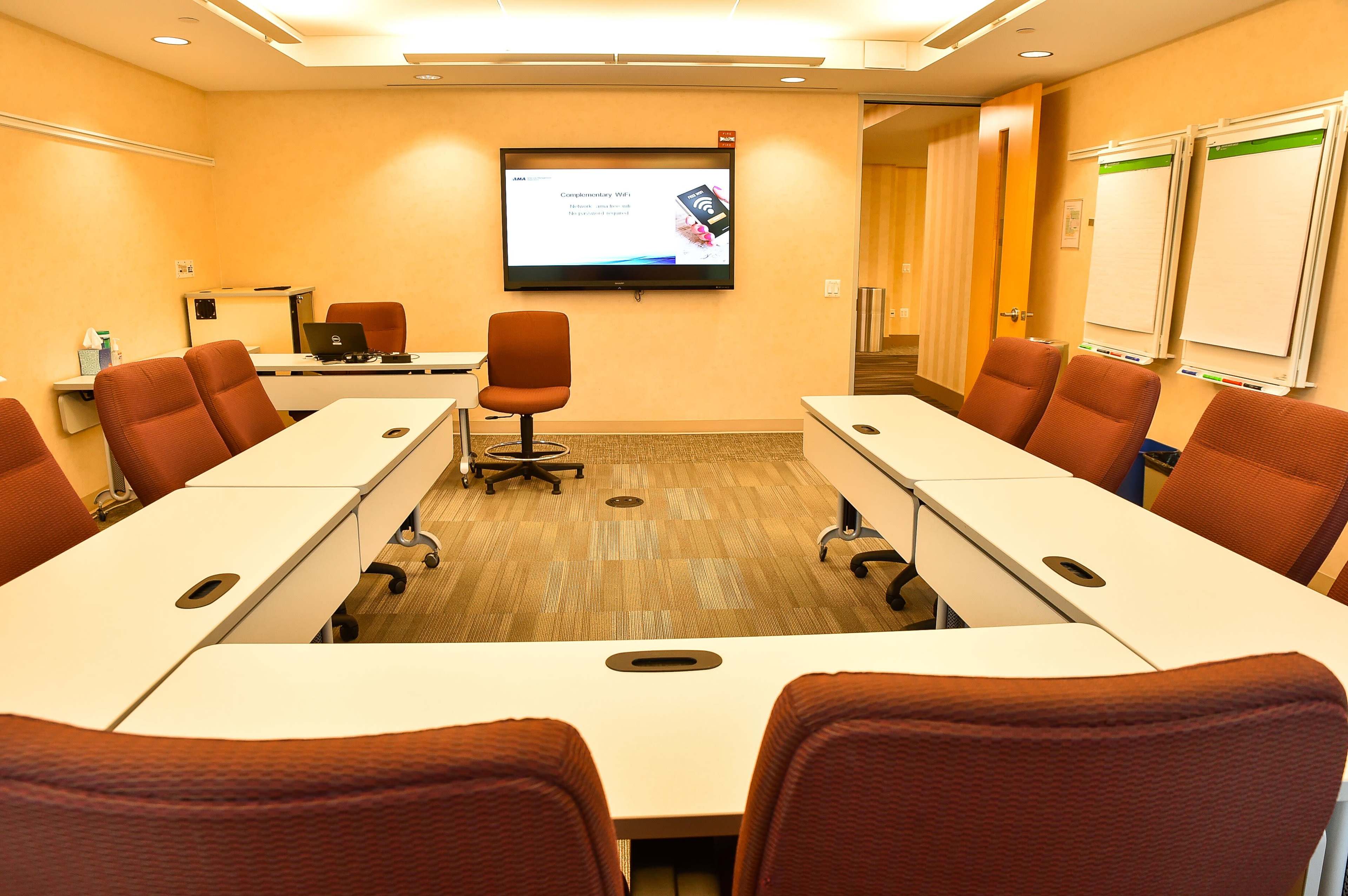 Room 206 - Professional Meeting Room and Conference Space Image in Crystal City, CRYSTAL CITY, VA
