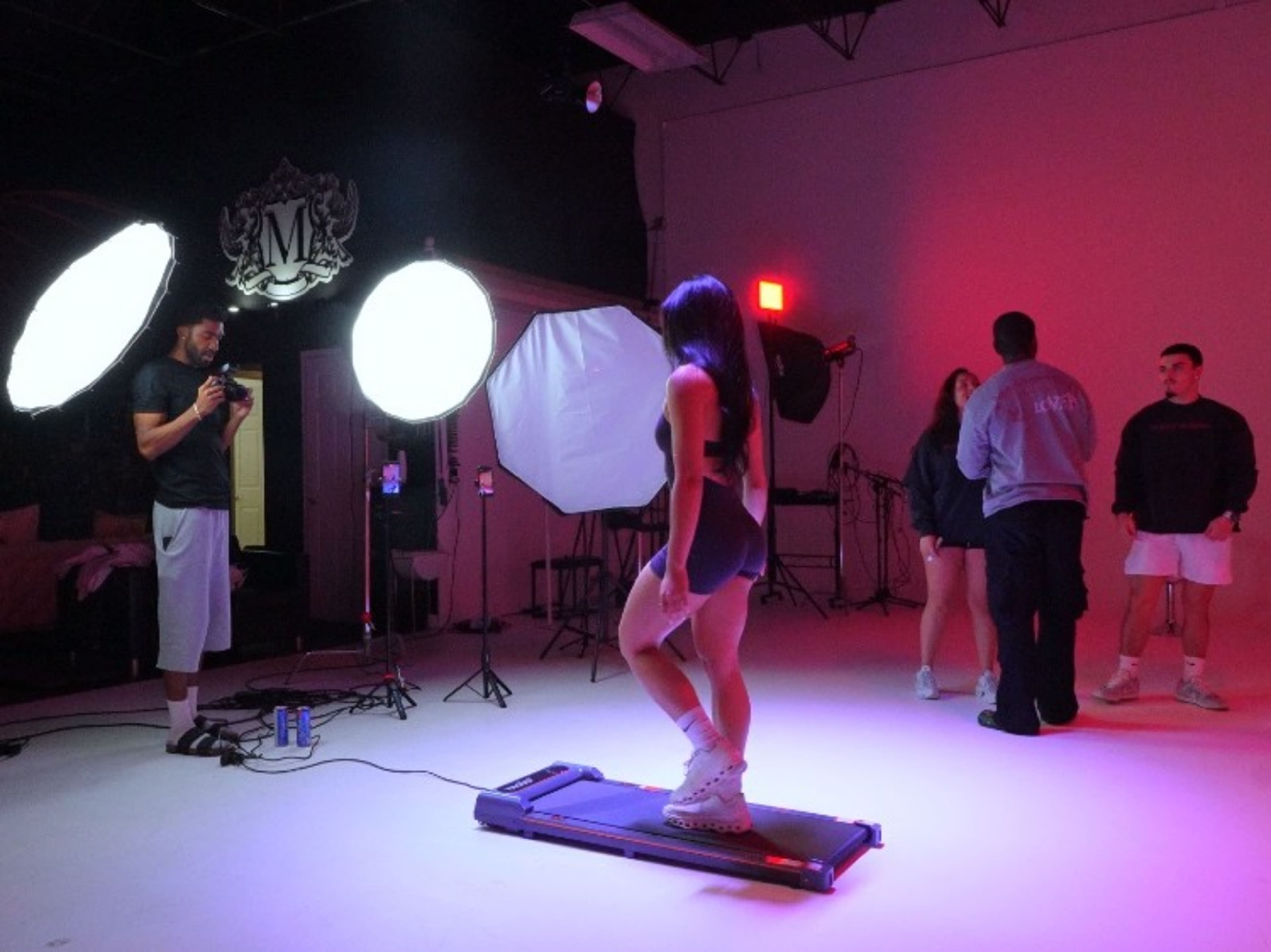 PROFESSIONAL BEHIND THE SCENES FILM (BTS)