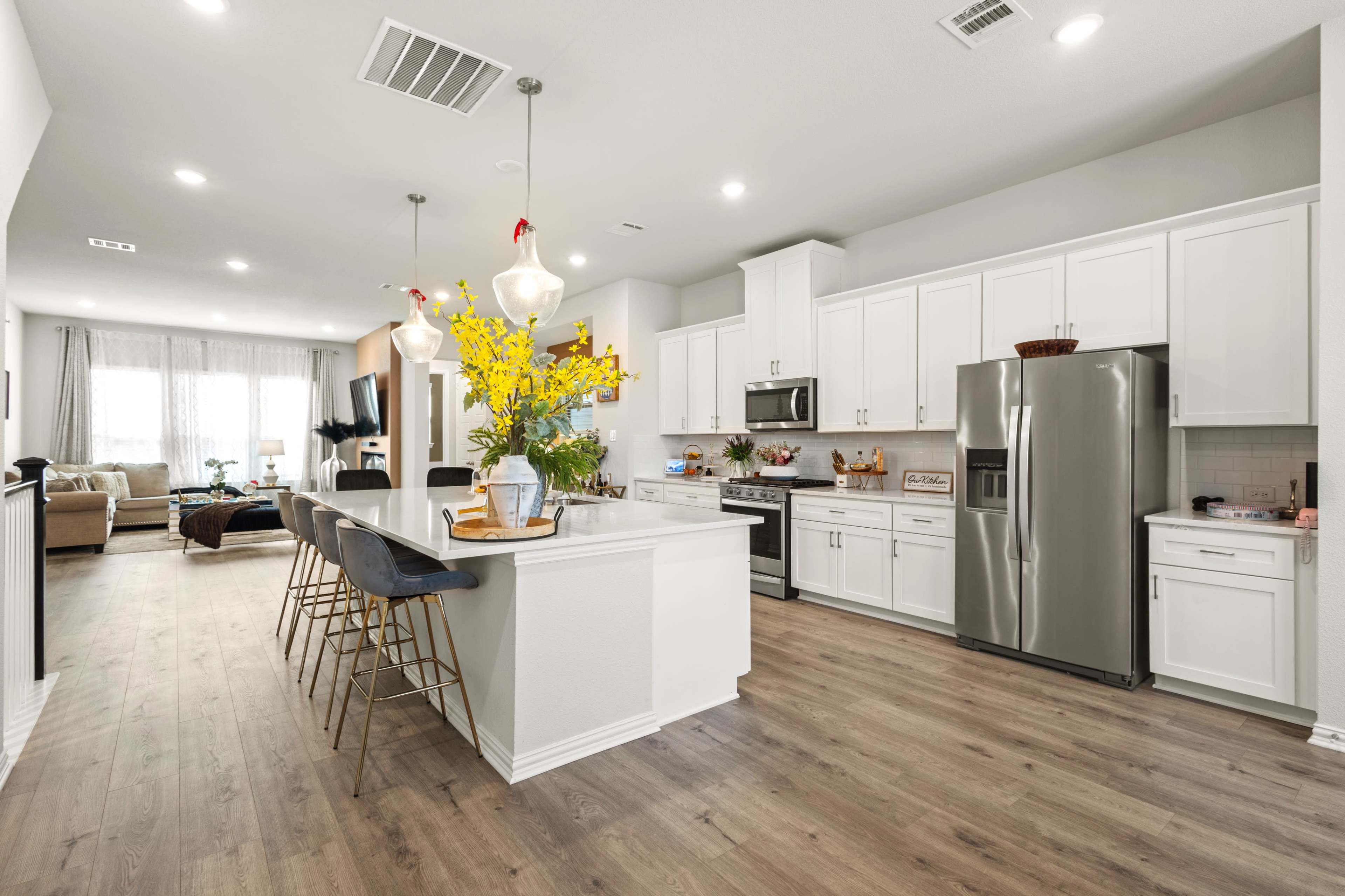 Content- Ready Modern home with Styled Kitchen & Living Space Image in Buckner Terrace / Everglade Park, Dallas, TX