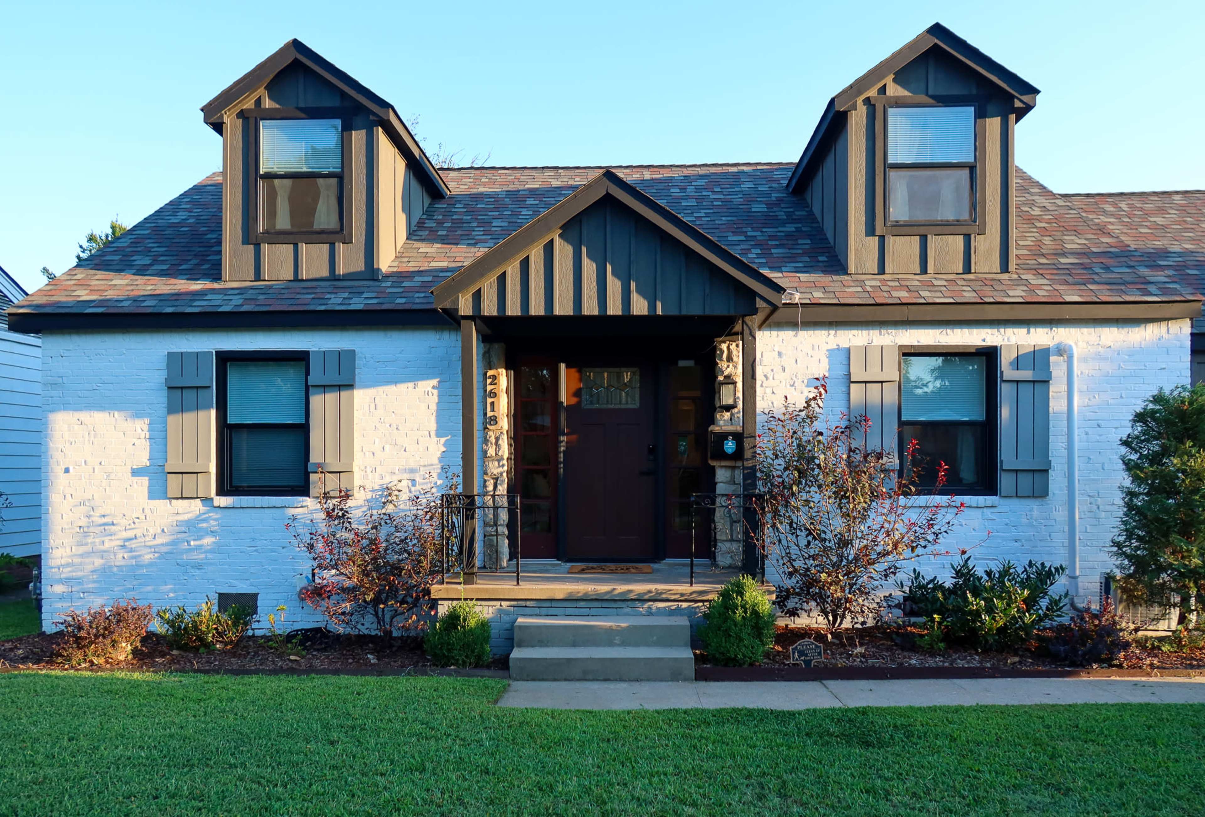 4 Bedroom House - Open Concept, Prime Location, Overnight Stays, Backyard, Parking and More! Image in Tulsa, Tulsa, OK