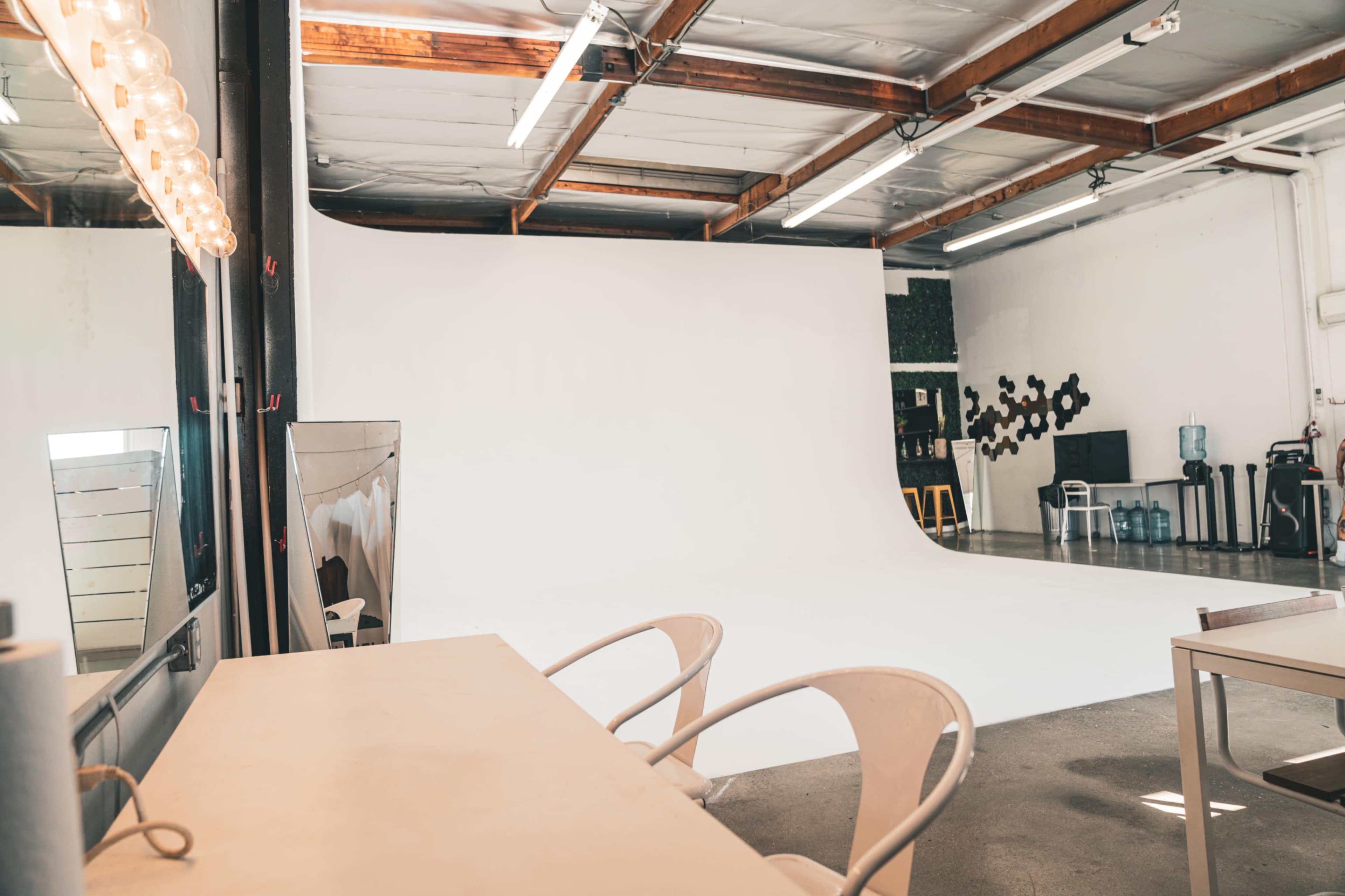 The Commune Club Image in Costa Mesa, Costa Mesa, CA