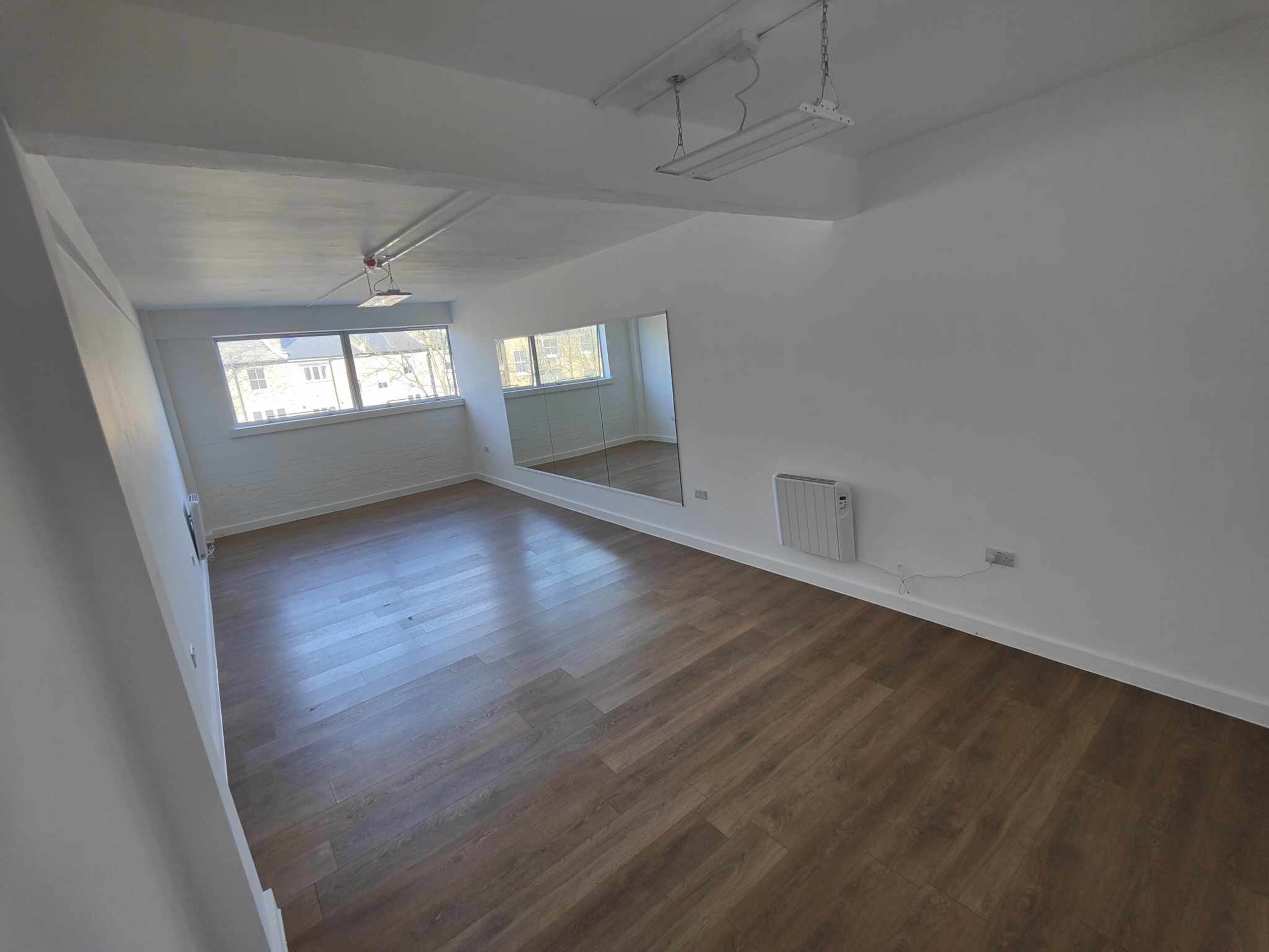 Dalston Cheap Dance Room 1 Image in Dalston, London, ENG