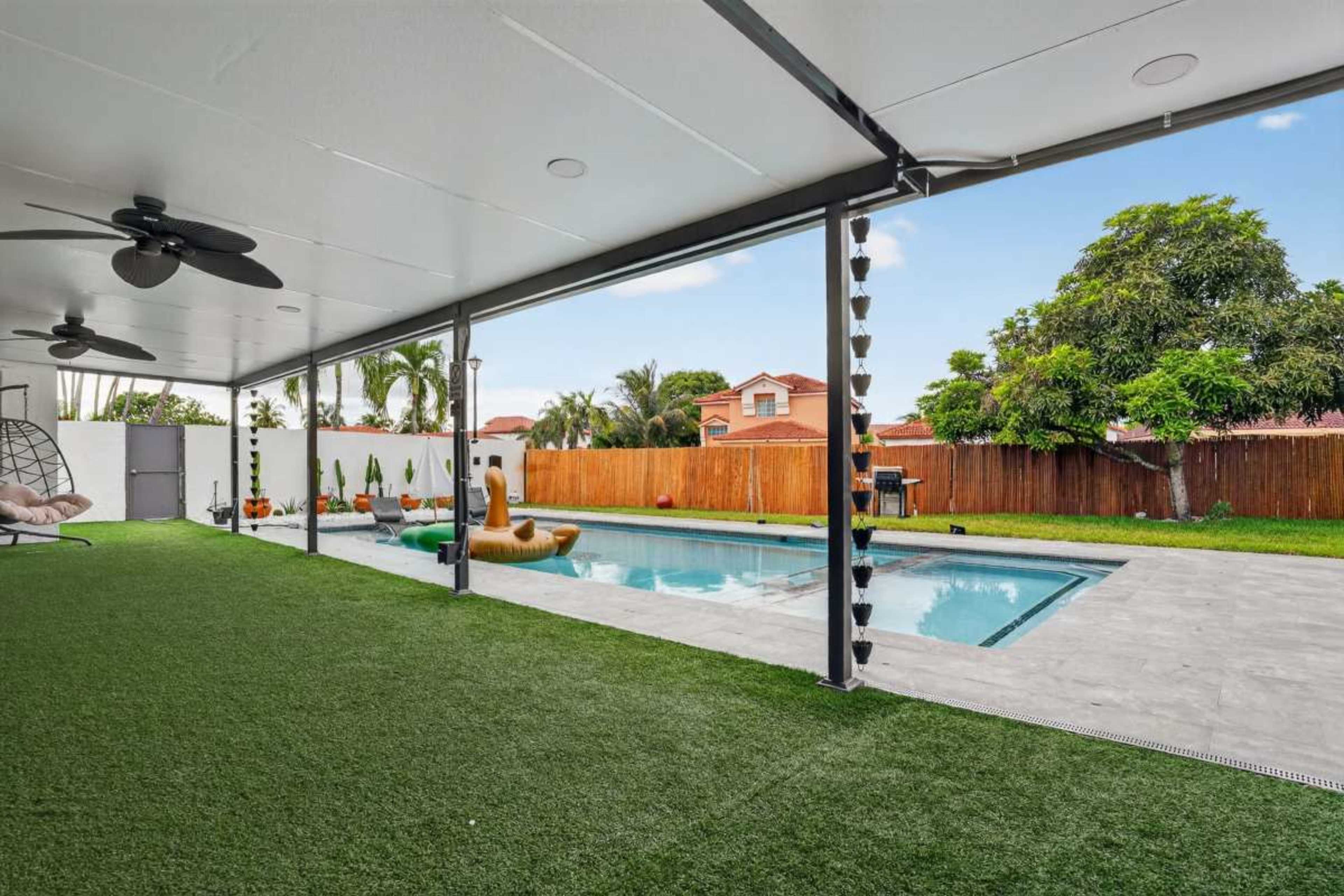 Spacious House for Birthdays, Parties, Quinces, Gatherings. Image in , miami gardens, FL