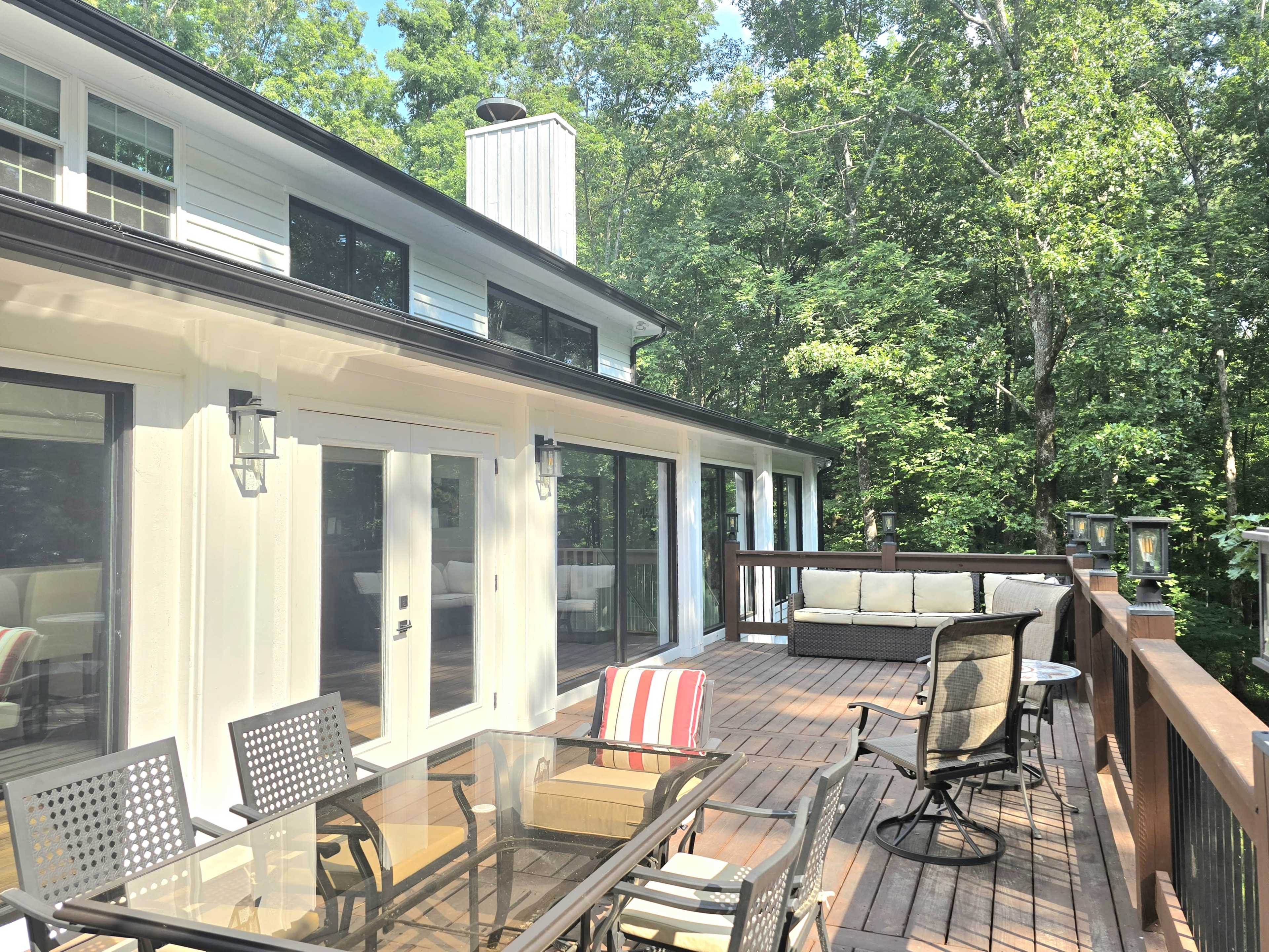 Luxury Home on 28 Acres With Barn & Creek Image in , Conyers, GA