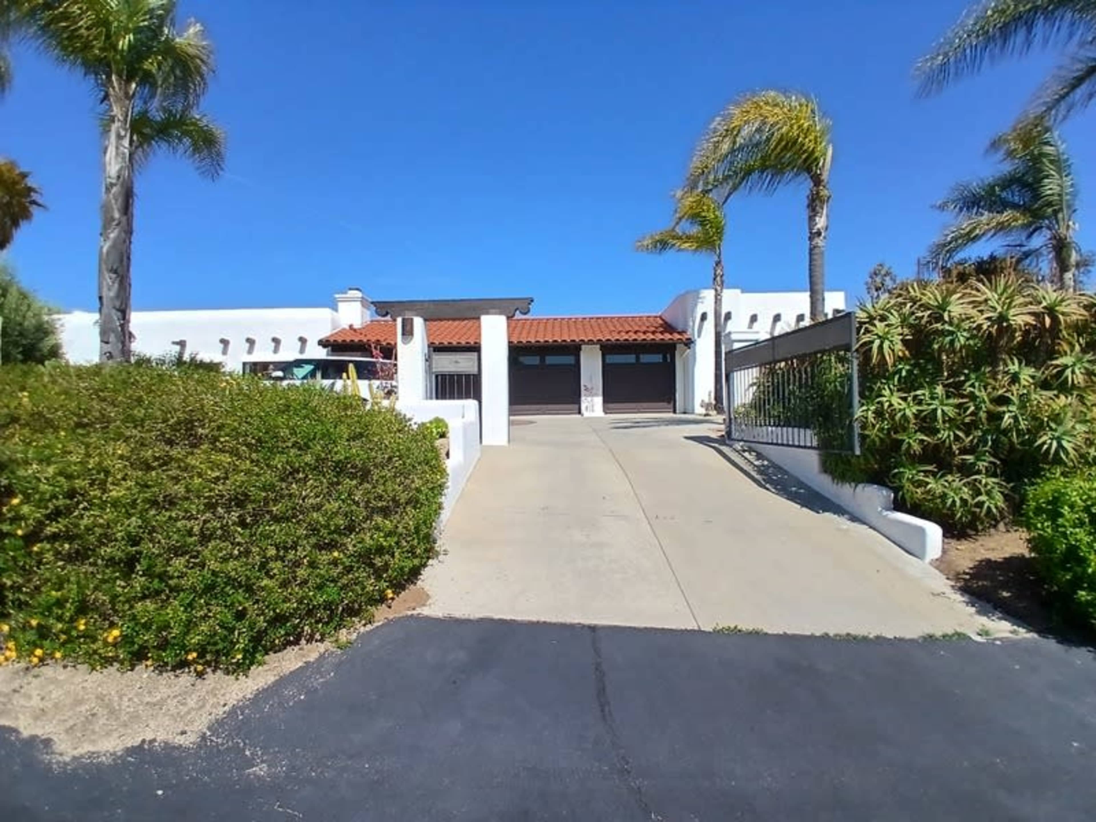 Elegant Fallbrook Villa with Vineyard Views and Pool Overlooking Gird Valley Image in , Fallbrook, CA