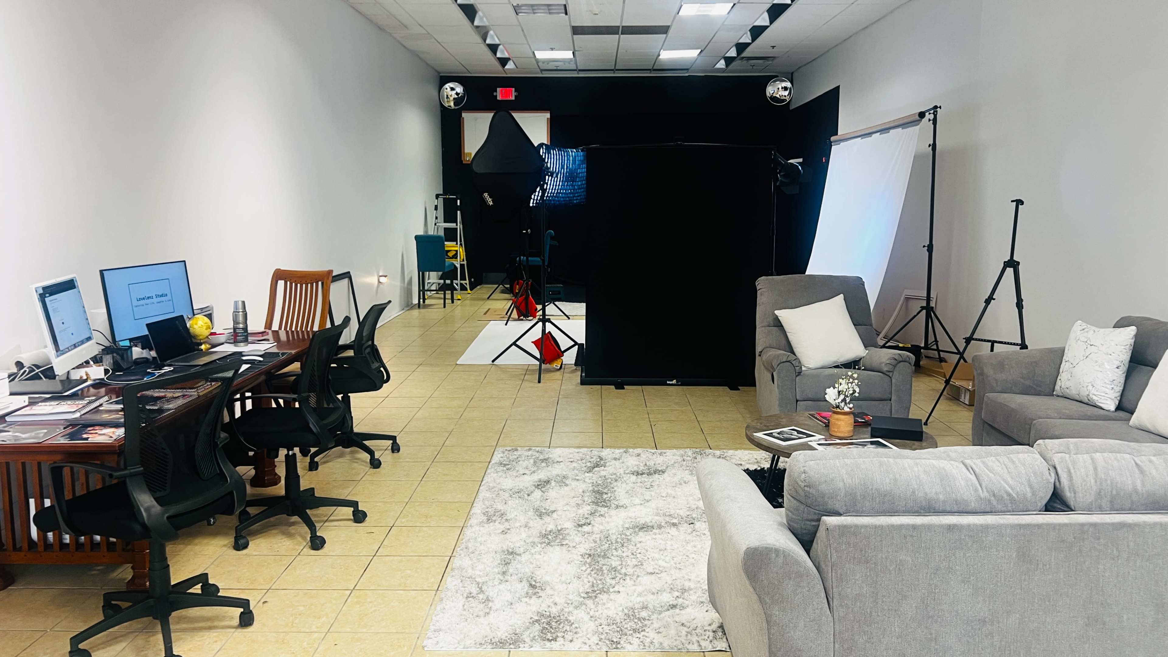 Lovelenz studio is located in Poughkeepsie Galleria, 1600sq/ft long. Specifically designed for Portraits. Image in Poughkeepsie, Poughkeepsie, NY