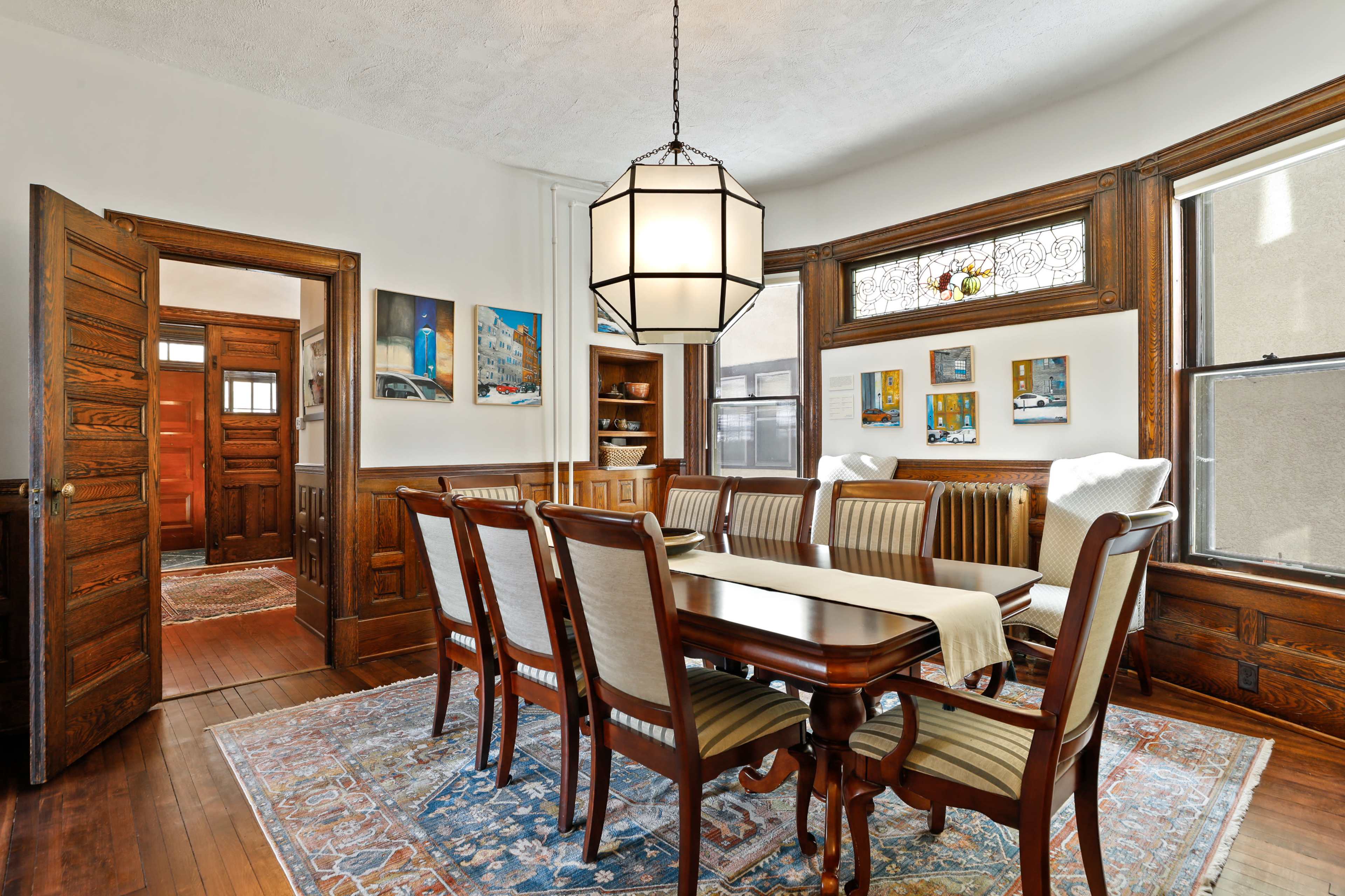 Art Gallery 3,300 sq. ft. Unique St Paul House Image in Summit - University, St Paul, MN