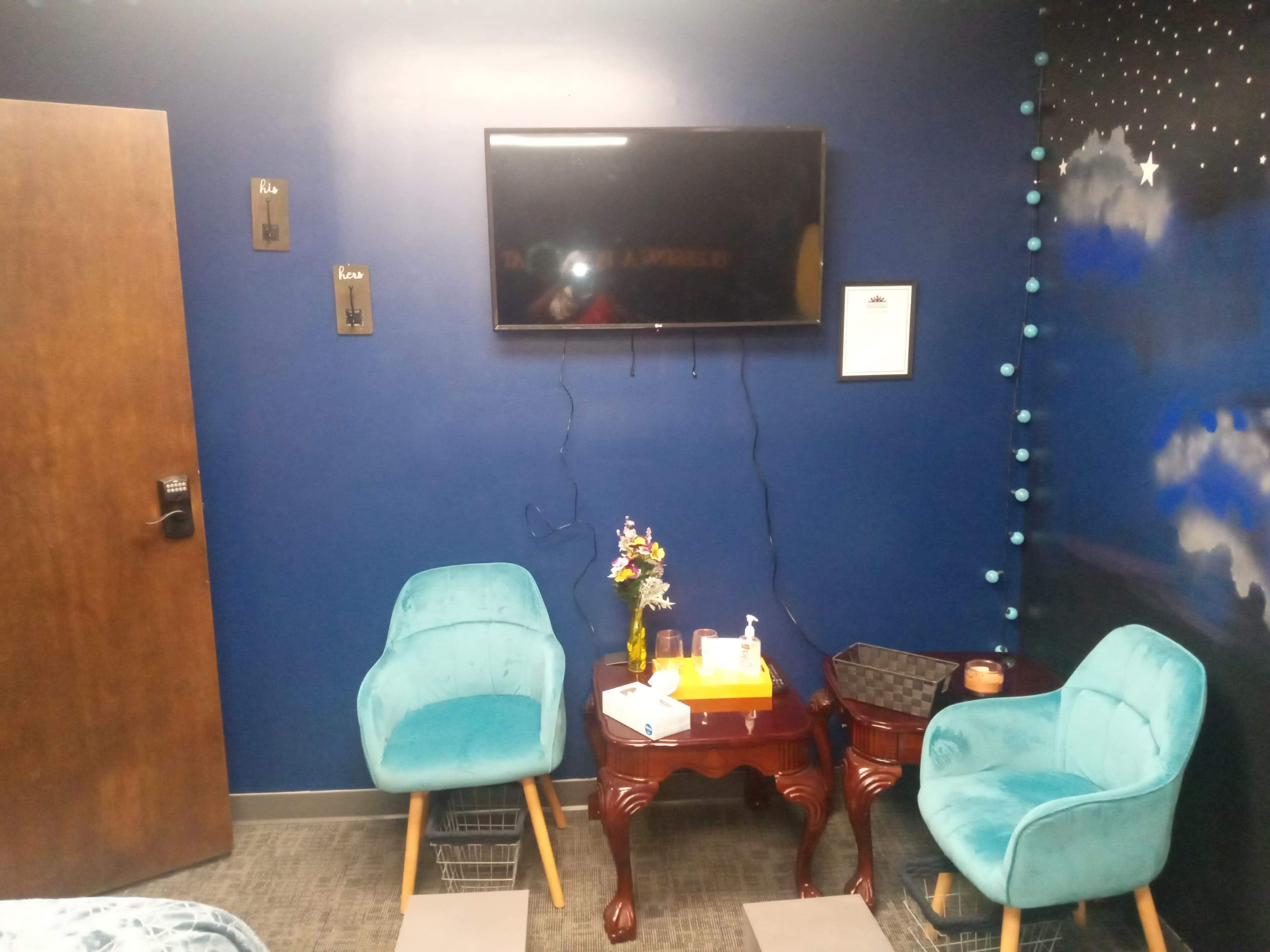 Spacious and relaxing couples suite in Pantego Image in Pantego, Pantego, TX