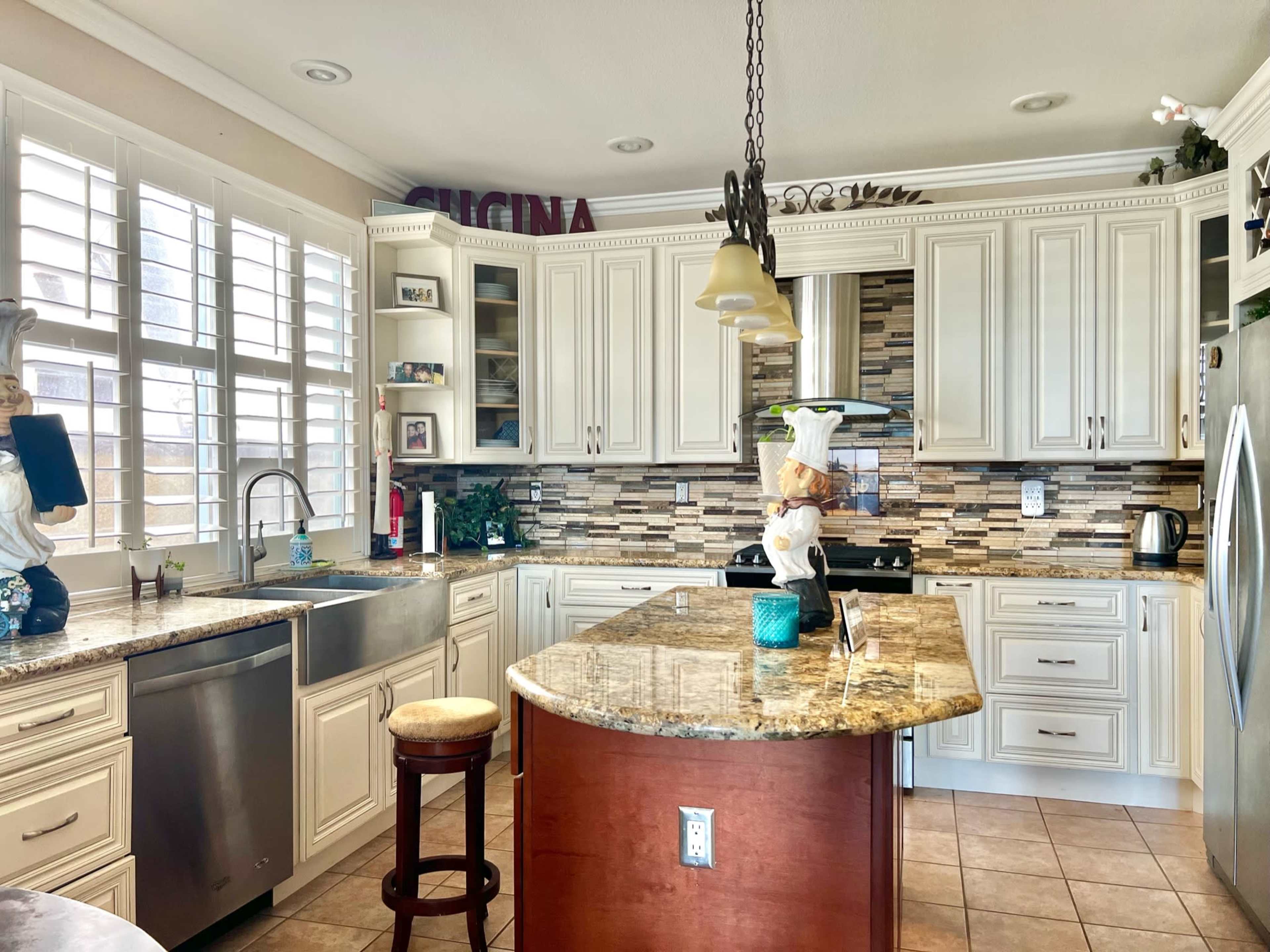 Cozy Hillside Estate & Terrace w/ Stunning Panoramic Views Image in Anaheim Hills, Anaheim Hills, CA