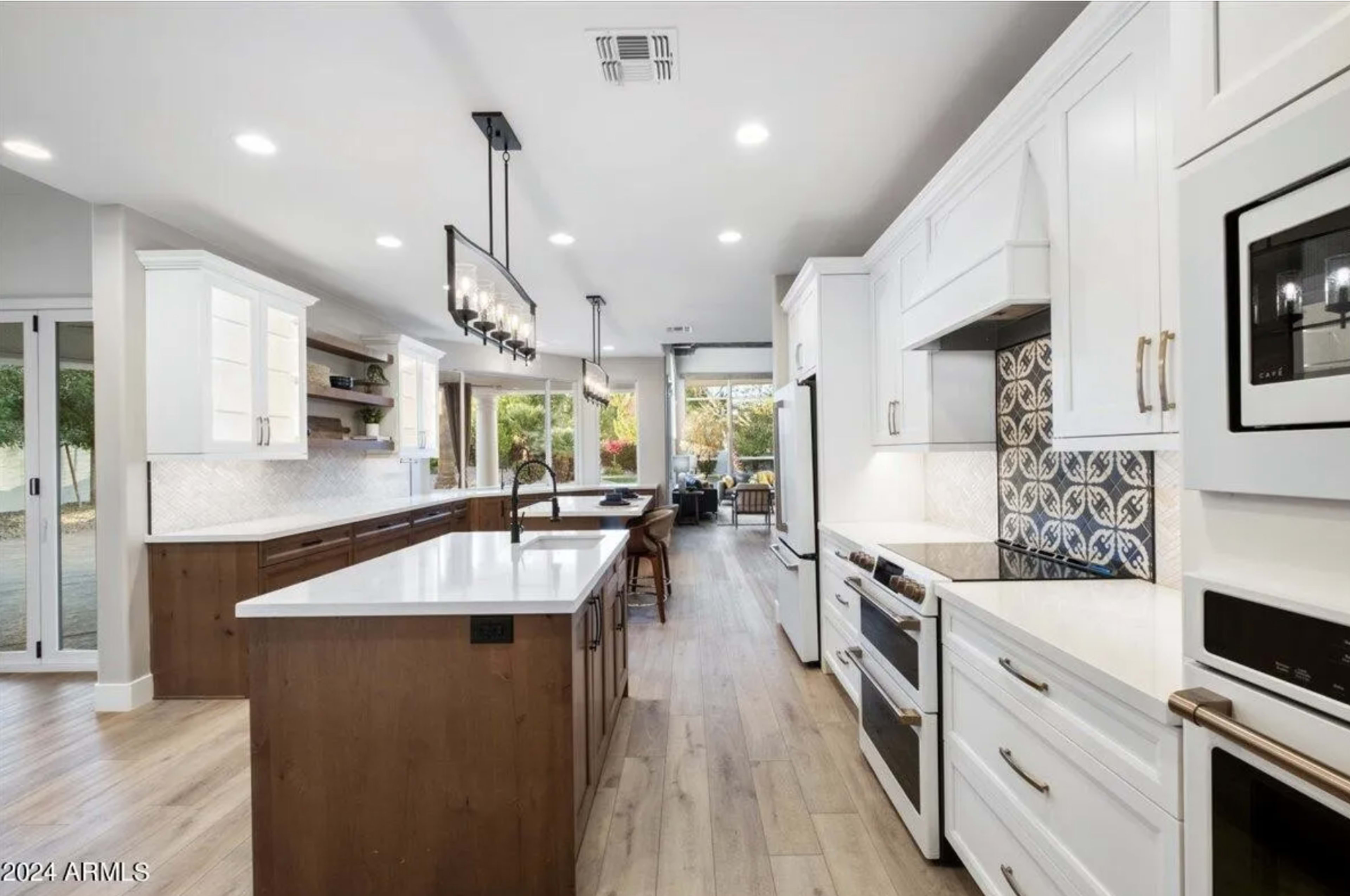 Classic style luxury family home Image in Ahwatukee Foothills Village, Phoenix, AZ