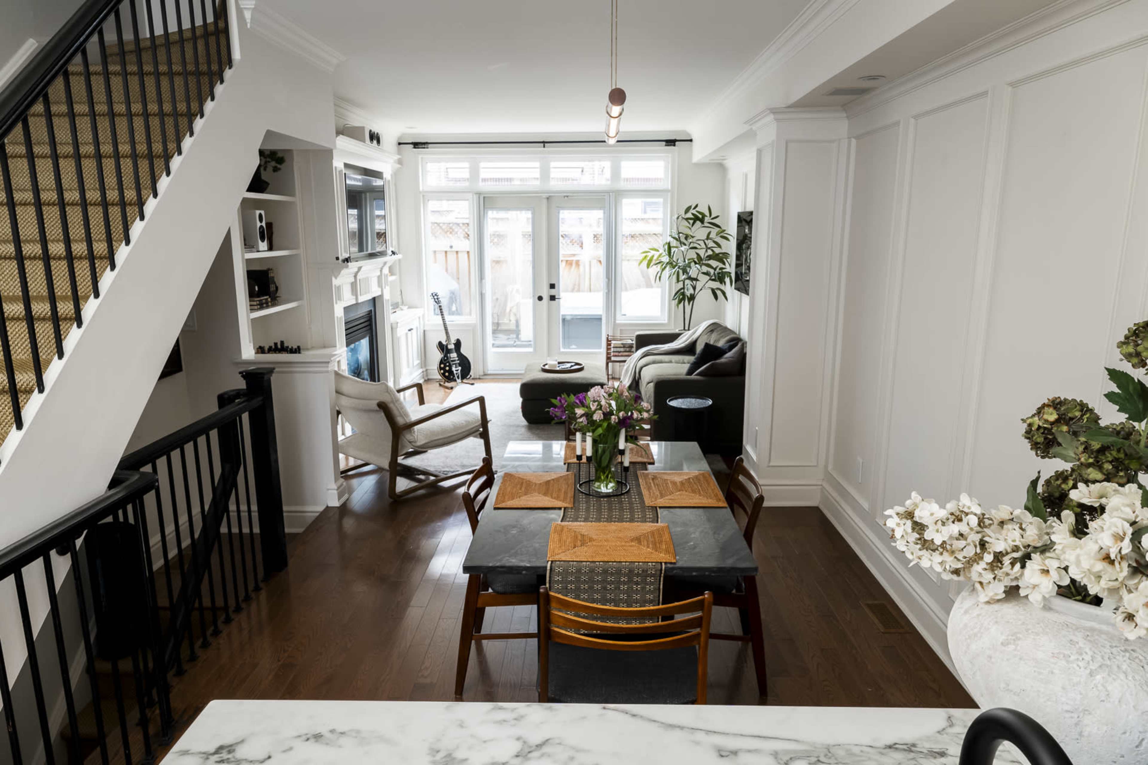 Modern suburban residence Image in Islington - City Centre West, Etobicoke, ON