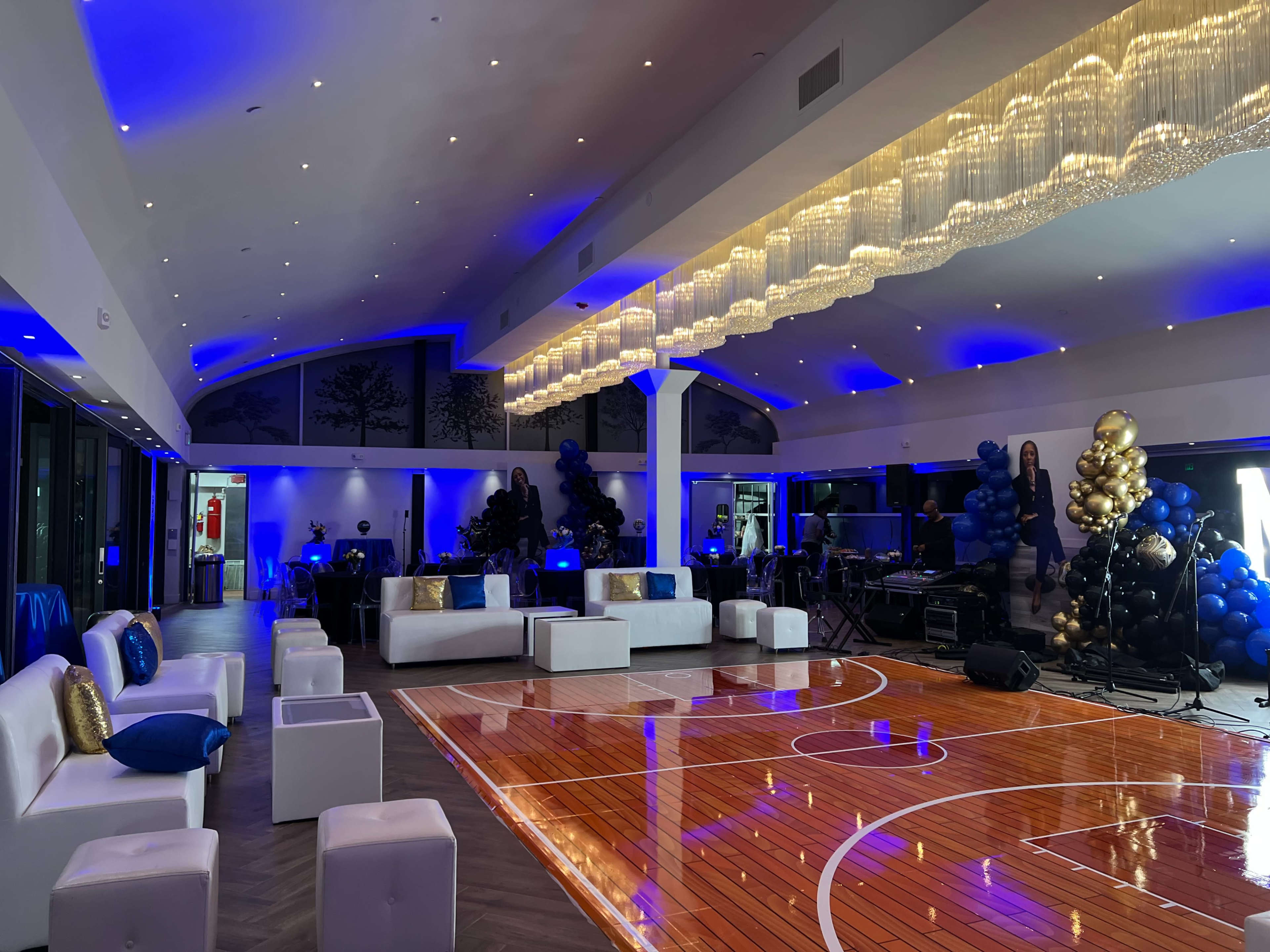 Dazzling Indoor/Outdoor Rooftop Venue - Culver City Image in Art District, Culver City, CA