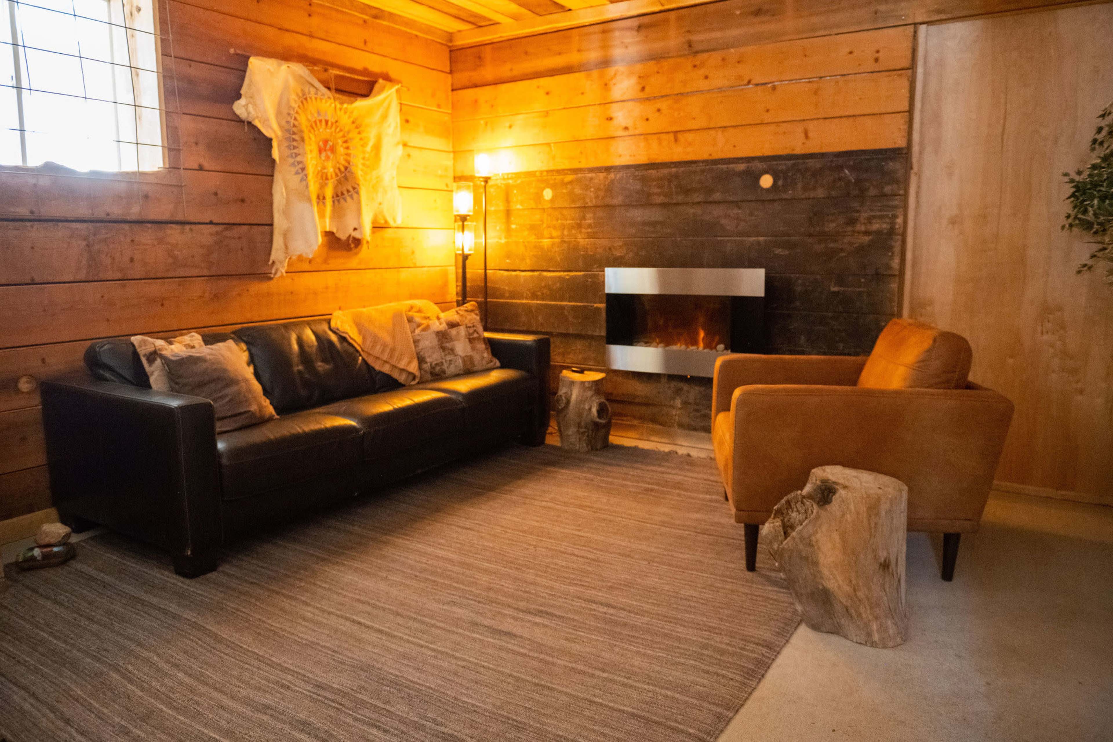 Gorgeous horse farm with rolling hills, sunrise/sunset views, plenty of trees, and more Image in Minnetrista, Minnetrista, MN