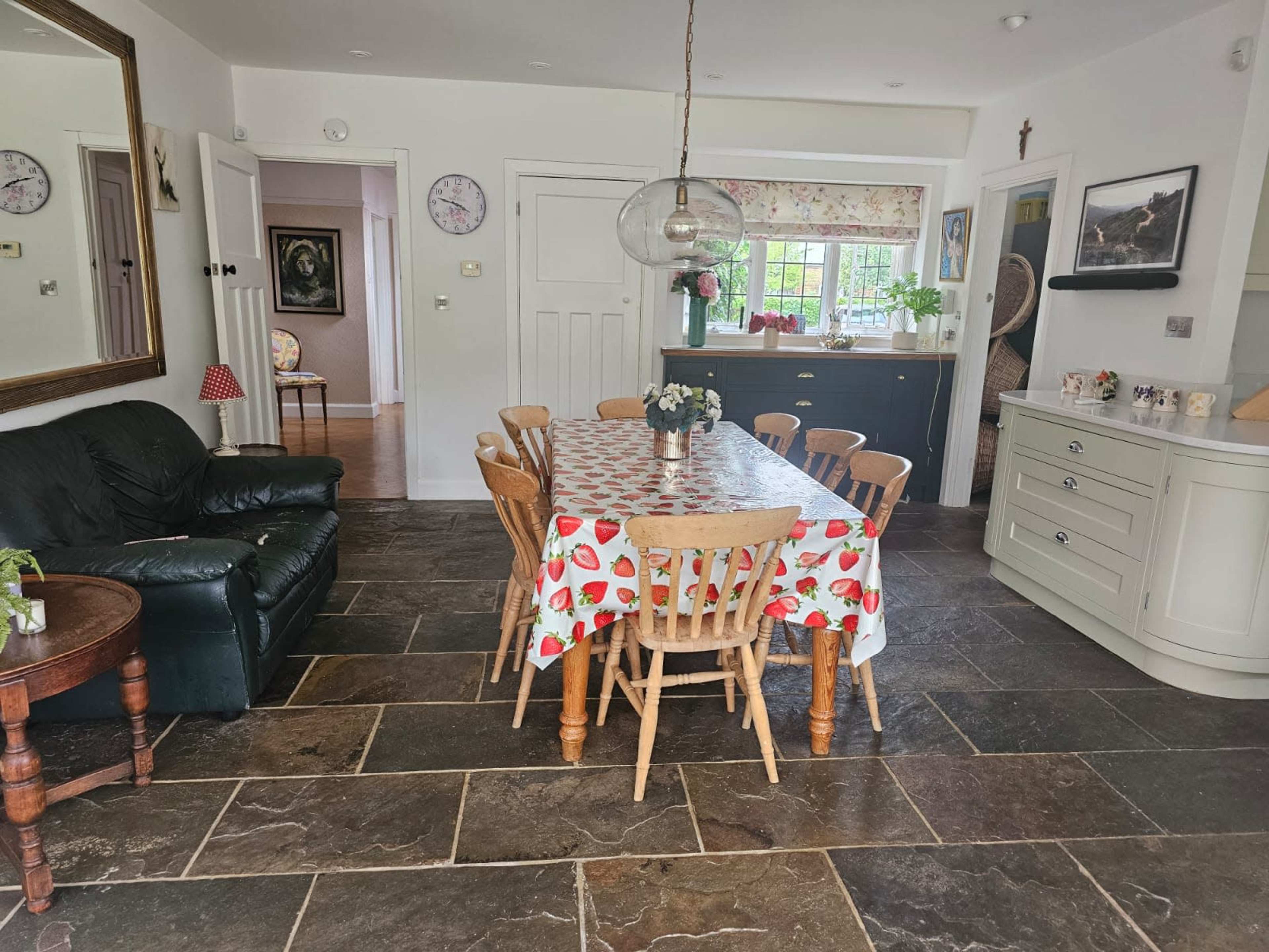 Large country home in sought-after semi-rural area Image in Godalming, Godalming, ENG