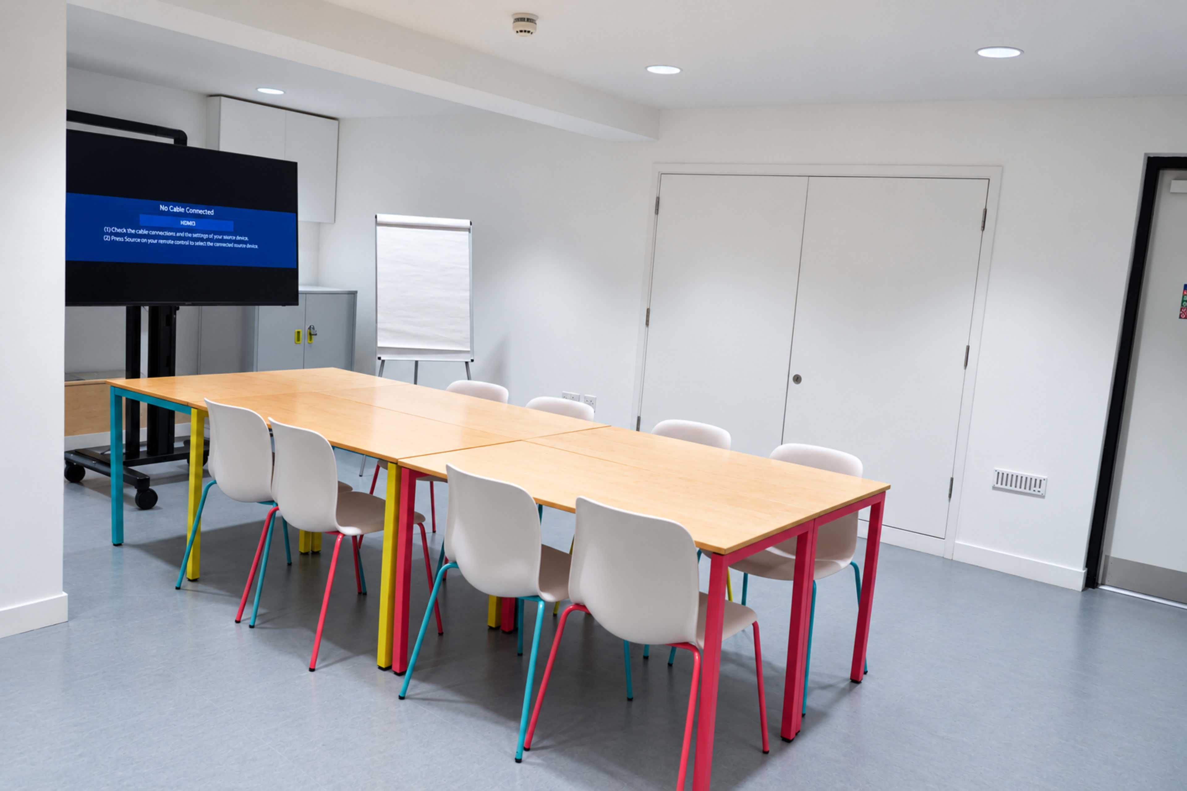 5 Minutes from Old Street Station on Central Street; Main Hall, Dance Space, Meeting Rooms and Music Studios, Classroom and Kitchen Image in Finsbury, London, ENG