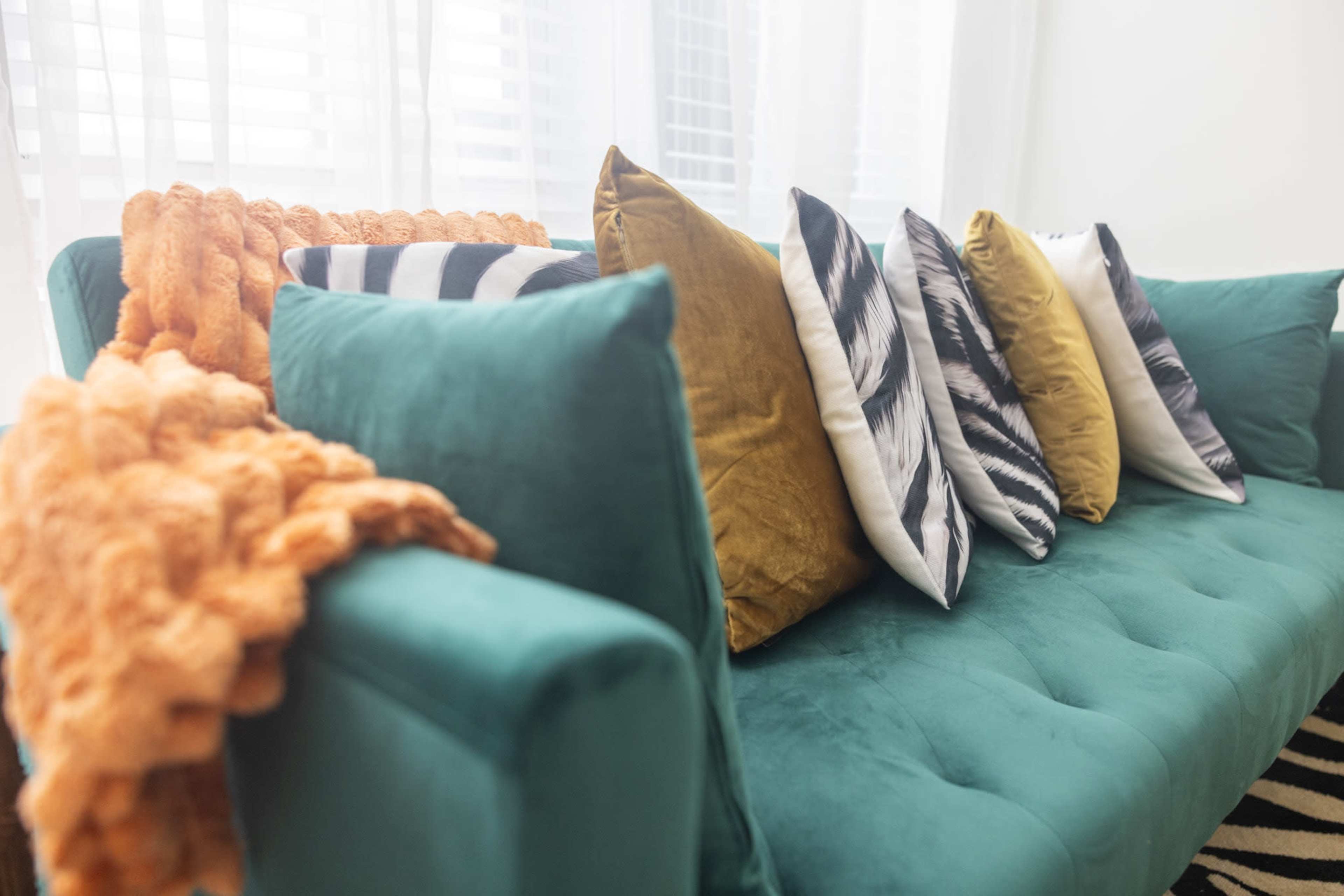 Skyline Luxe Penthouse: Modern Luxury with Breathtaking Views Image in Old Town Manchester, Richmond, VA