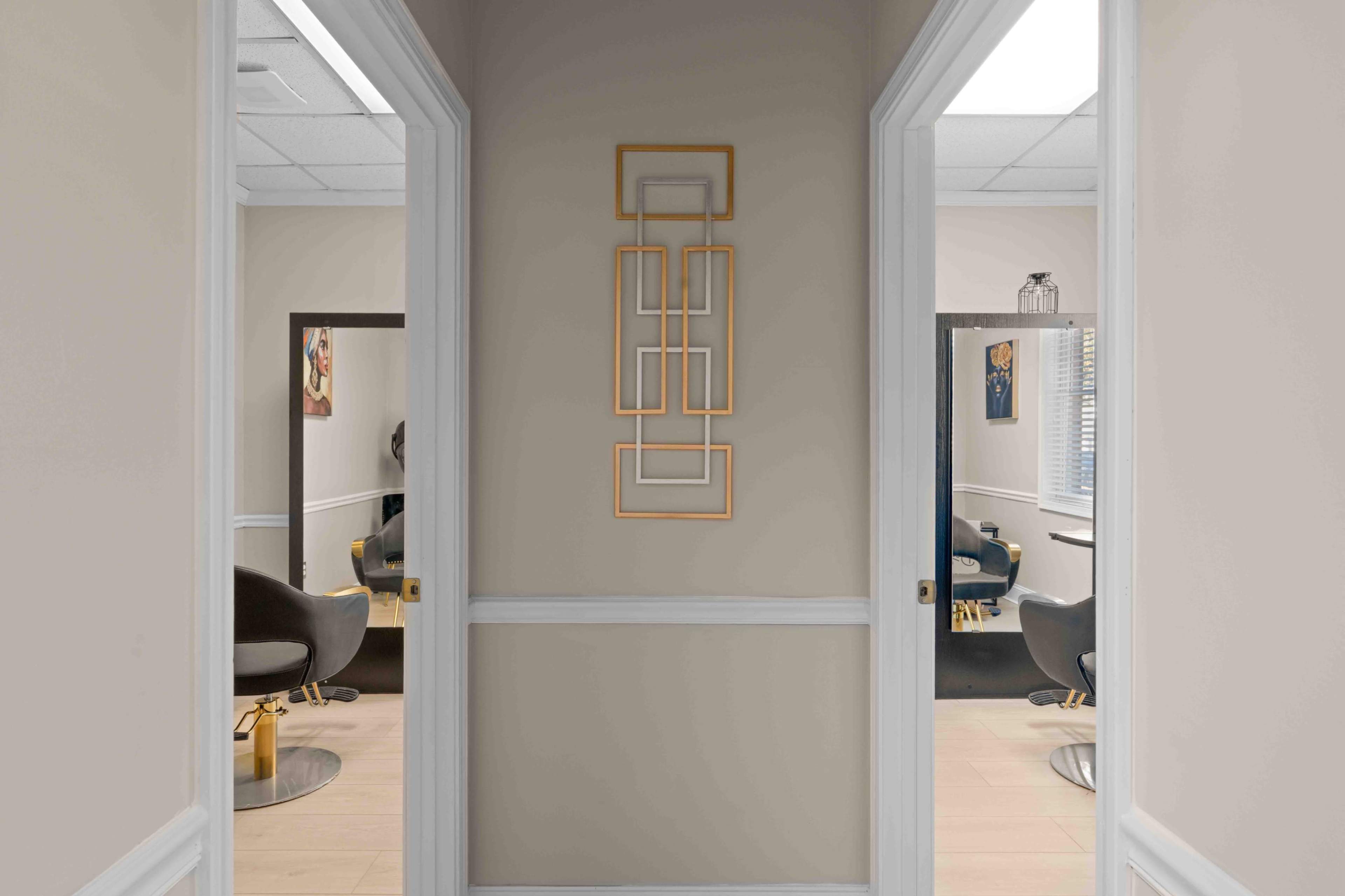 Southside Boutique Salon Suite Image in Jonesboro, Jonesboro, GA