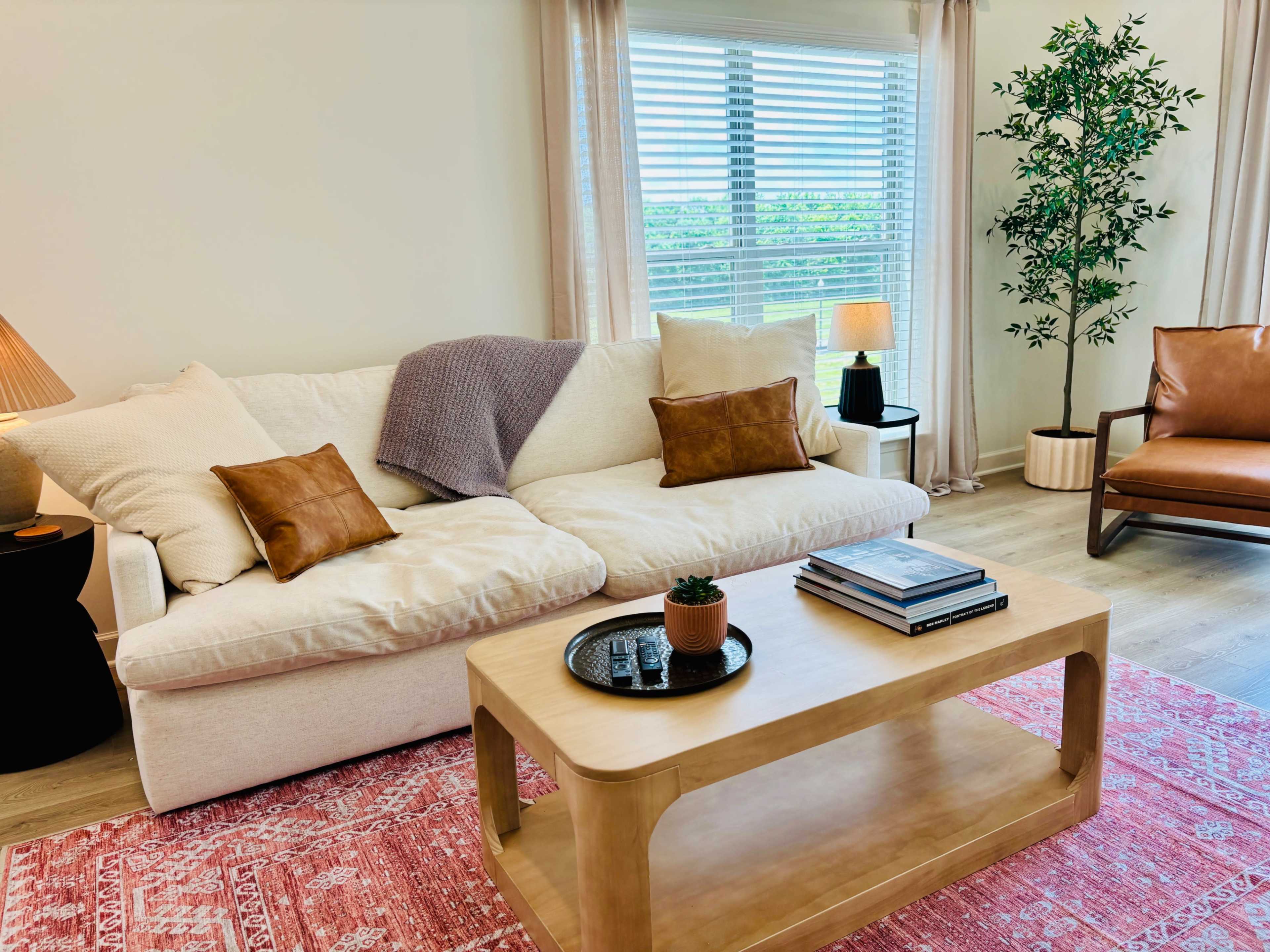 Bright Modern Condo Image in Spring Hill, Spring Hill, TN